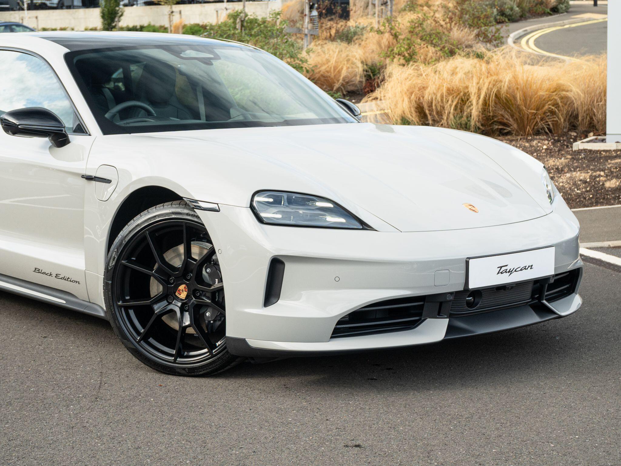 Porsche Taycan view 9