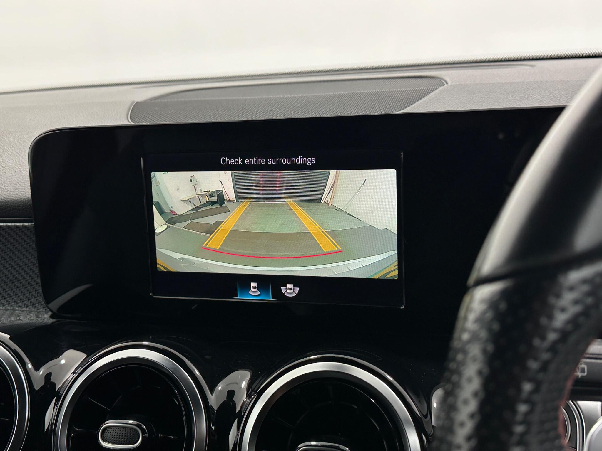 Mercedes-Benz GLB view 25