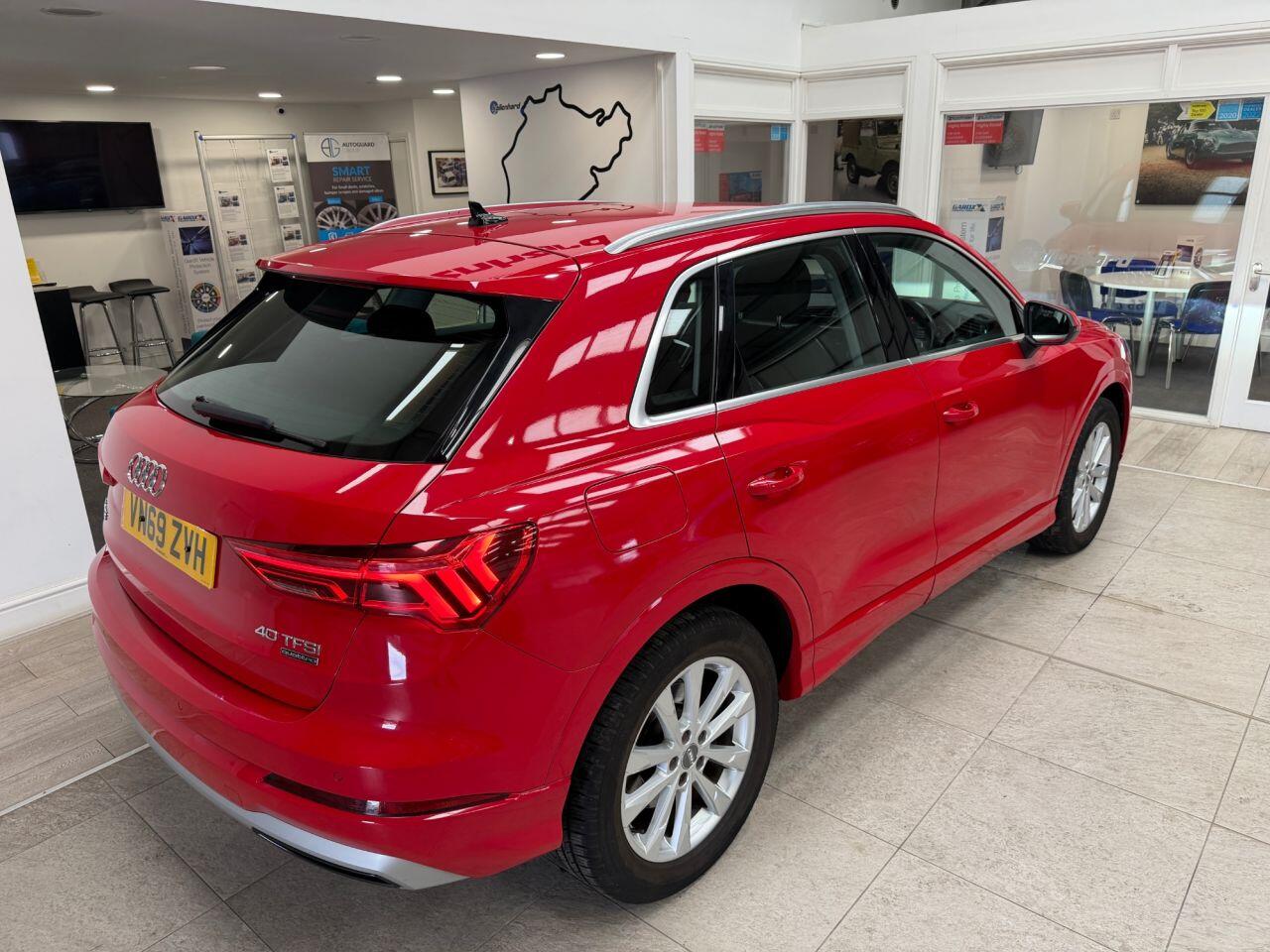Audi Q3 view 25
