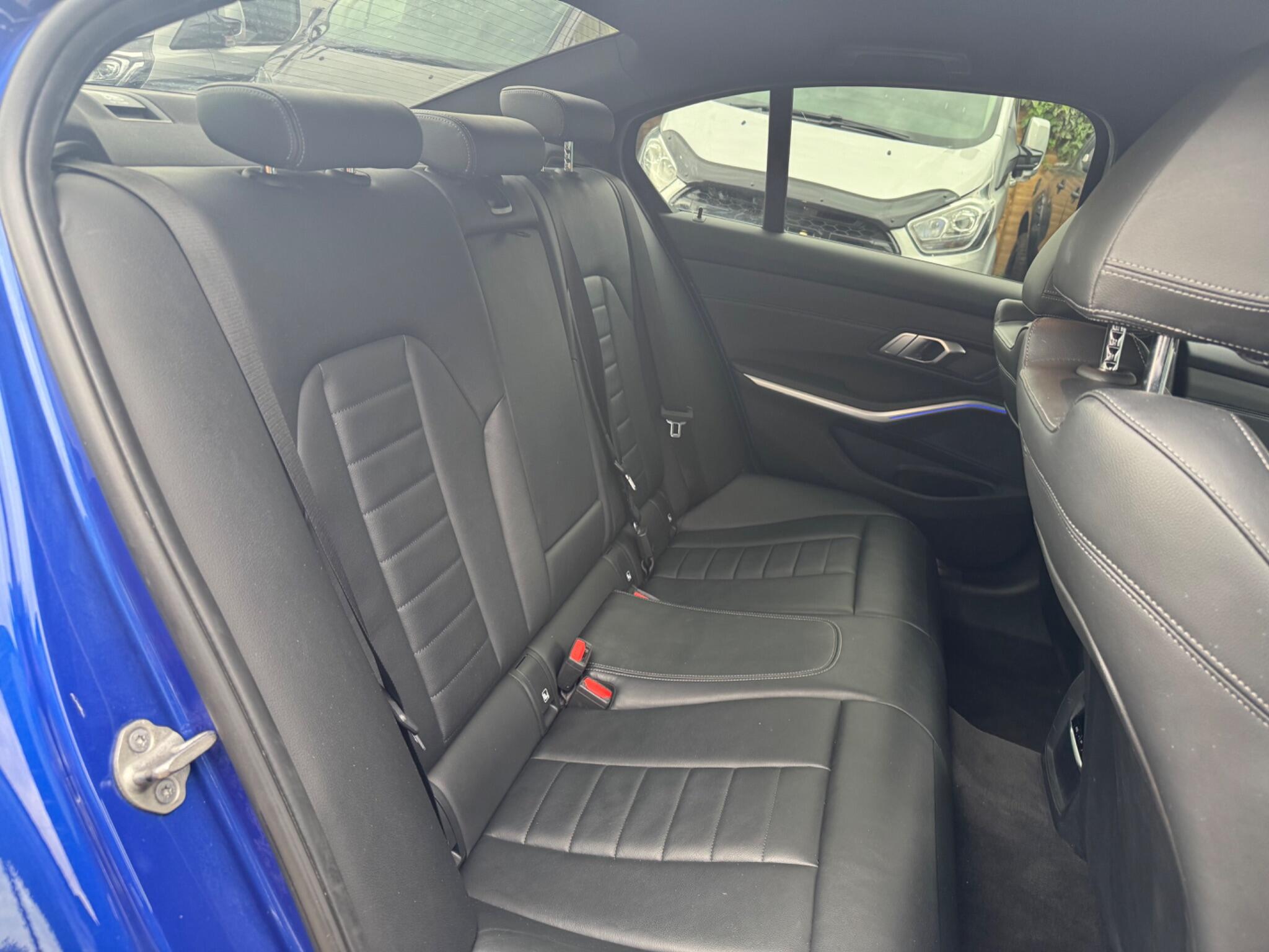 BMW 3 Series view 16