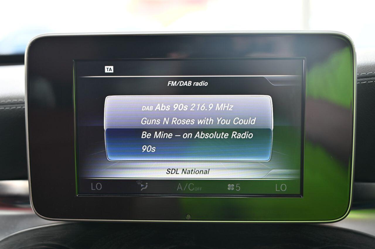 Mercedes-Benz C Class view 27
