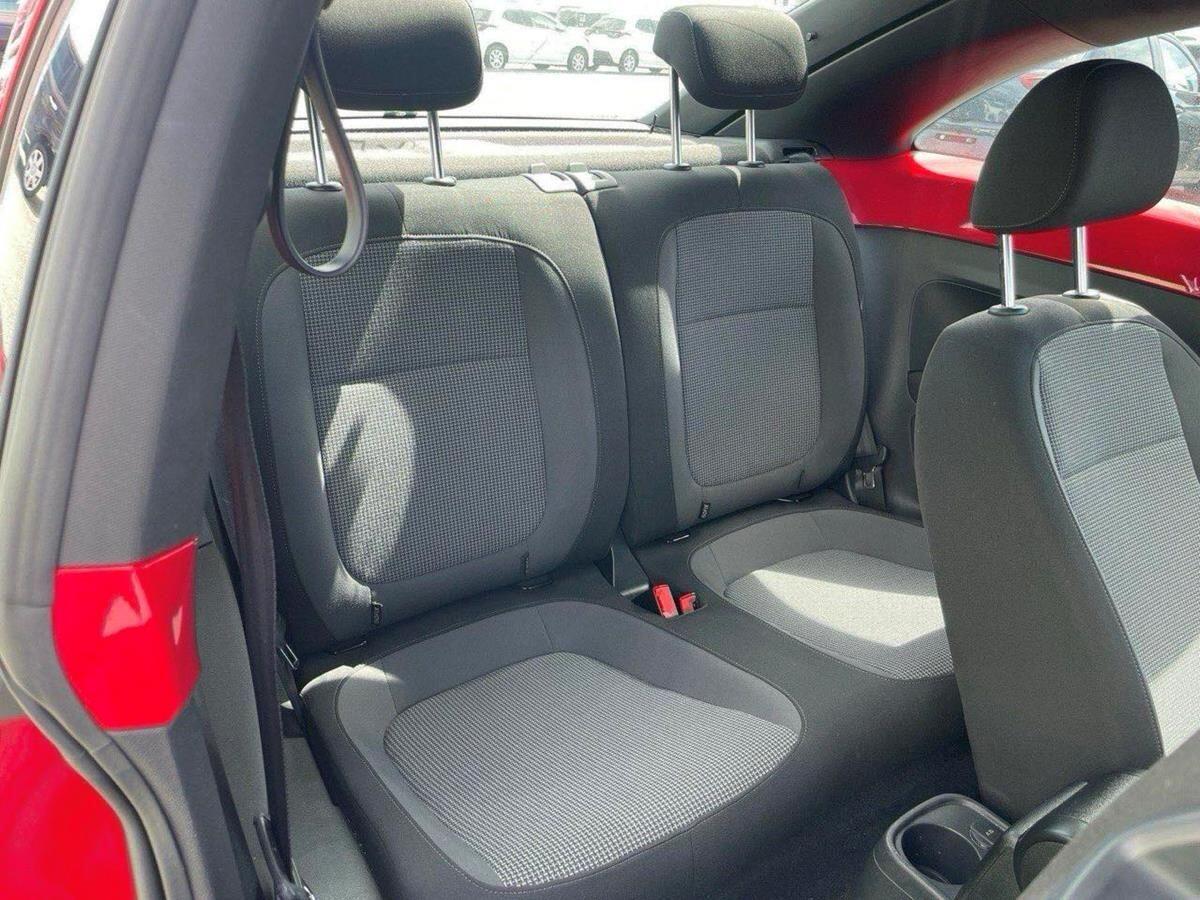 Volkswagen Beetle view 13