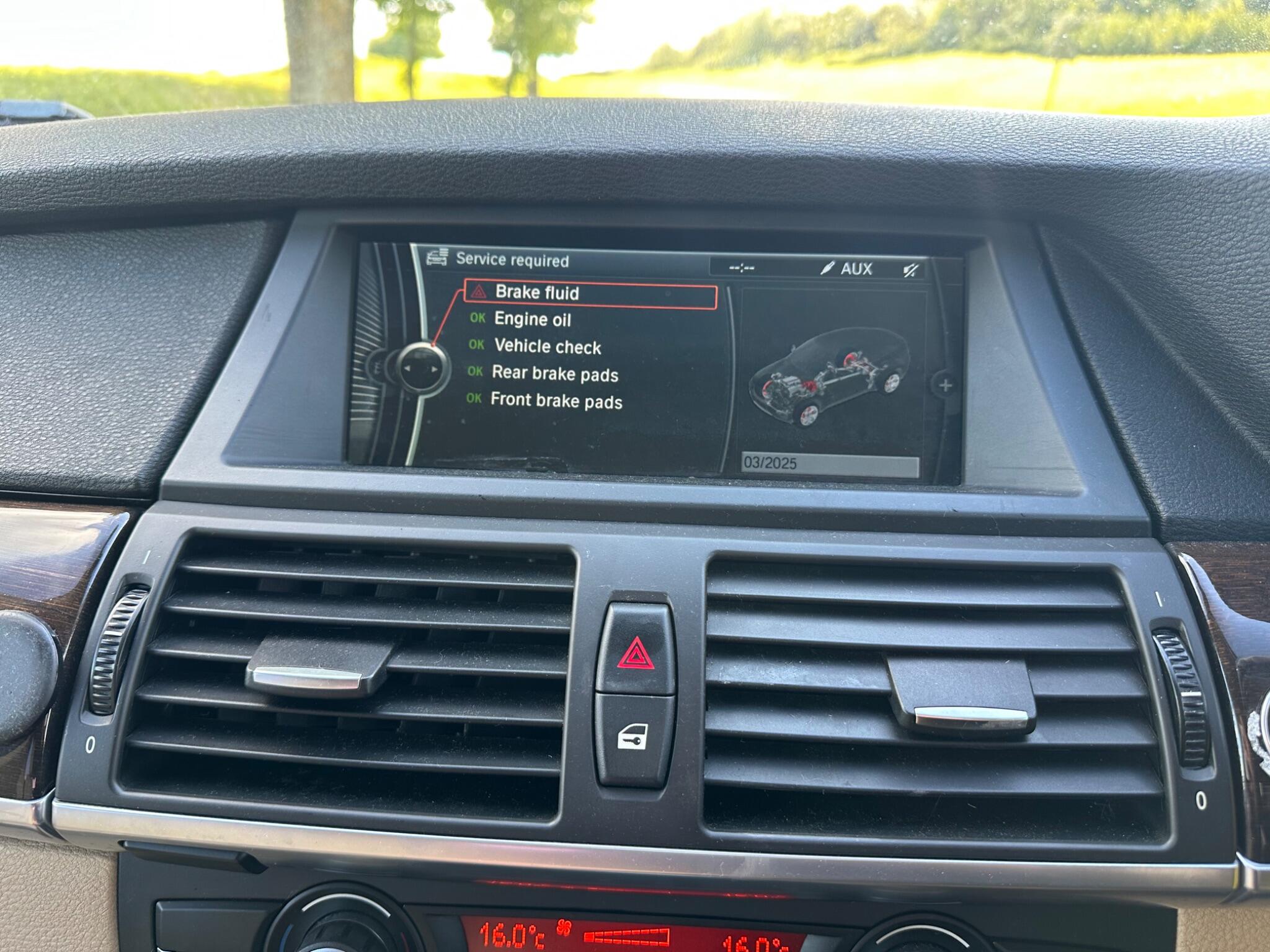 BMW X6 view 15