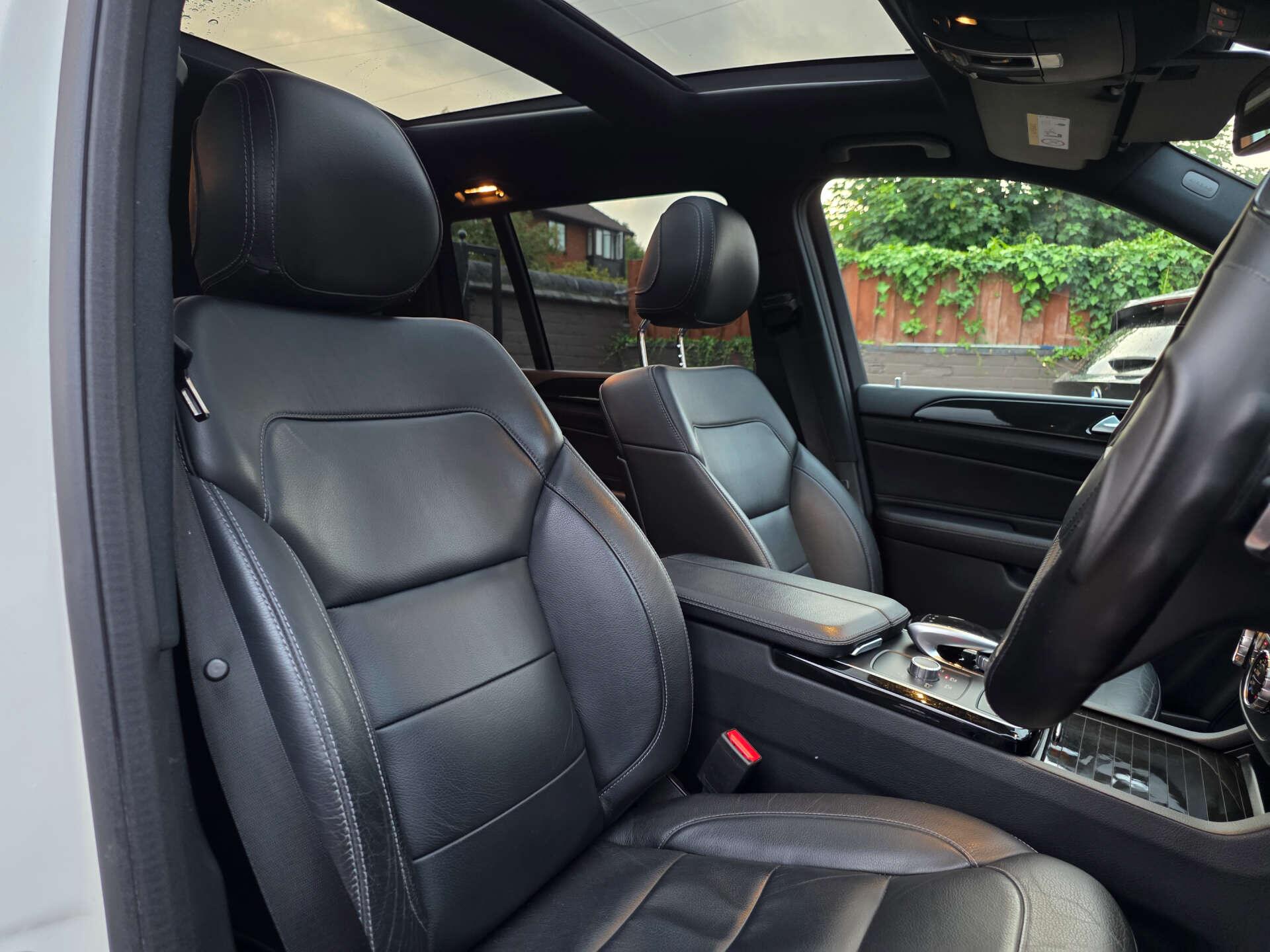 Mercedes-Benz GLS view 17
