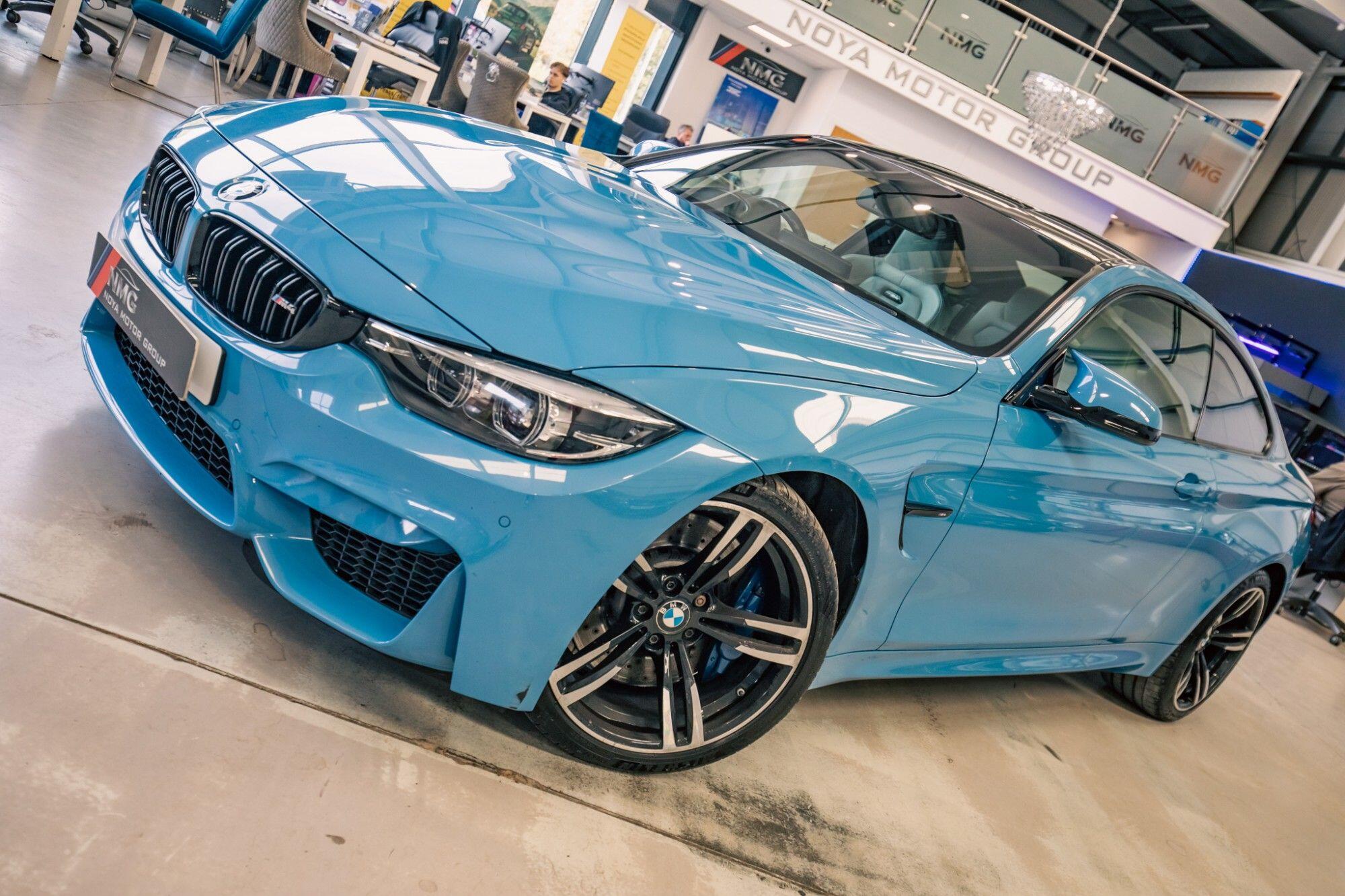 BMW M4 view 5