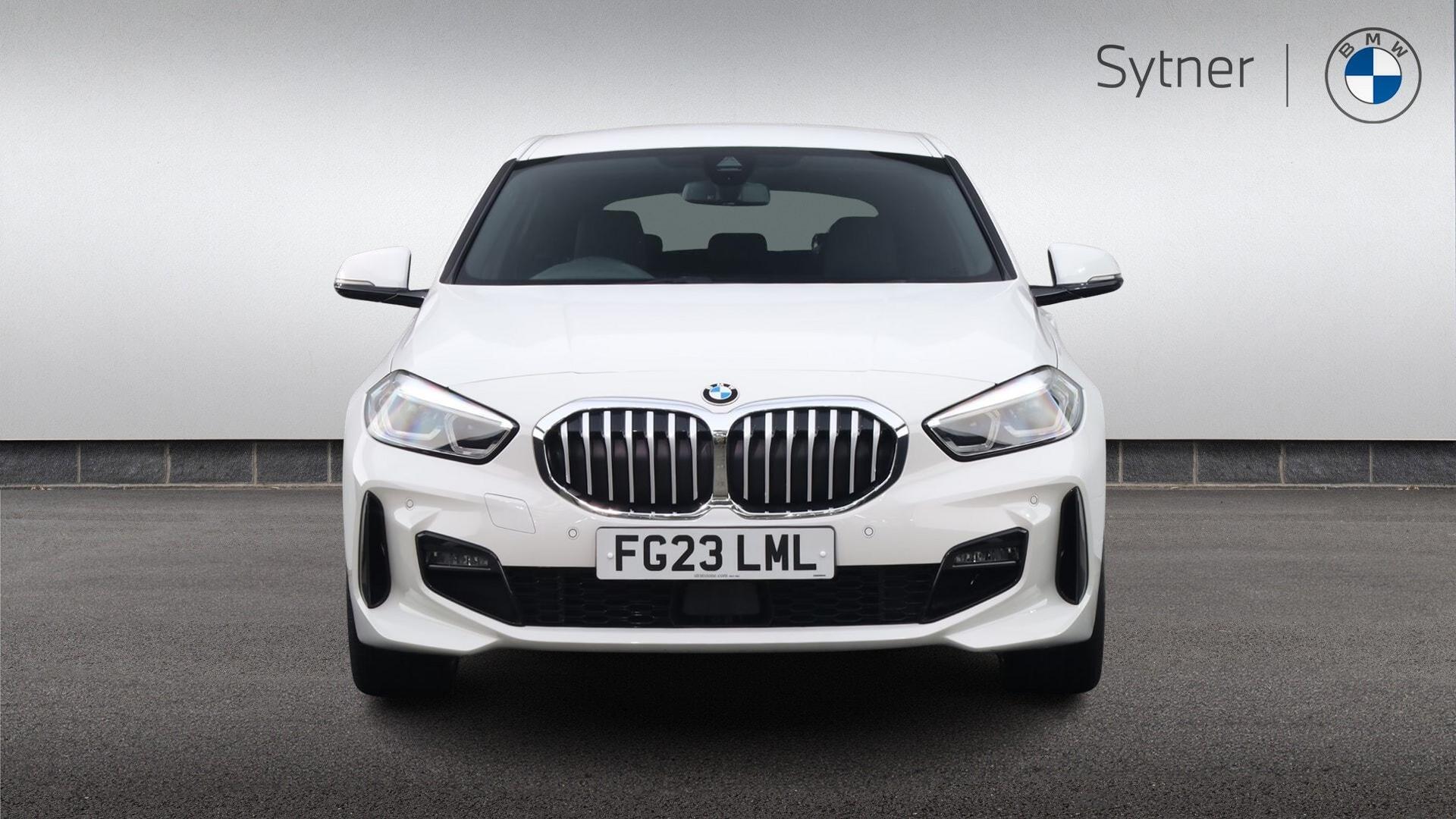 BMW 1 Series view 16