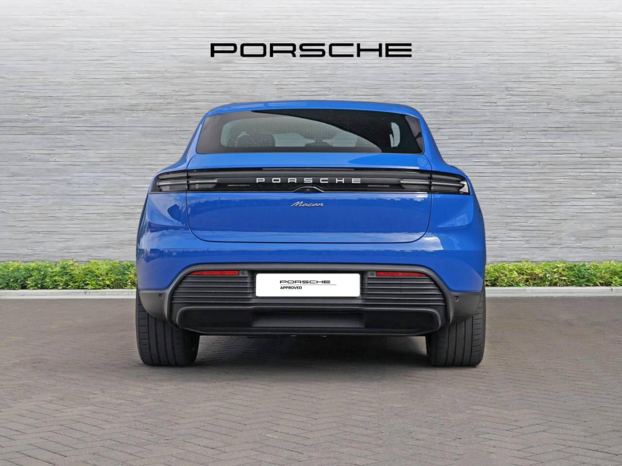 Porsche Macan view 7