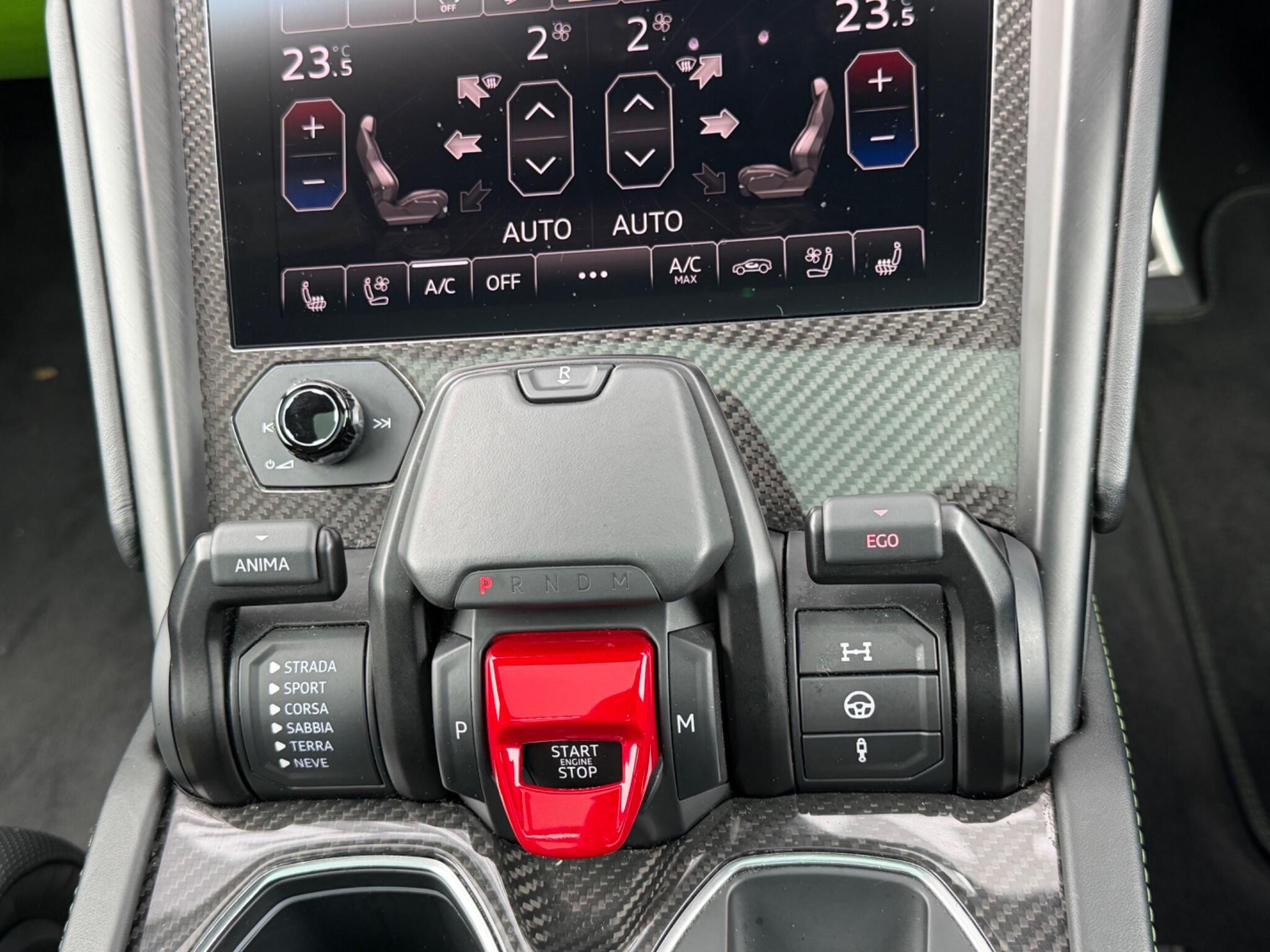 Lamborghini Urus view 27