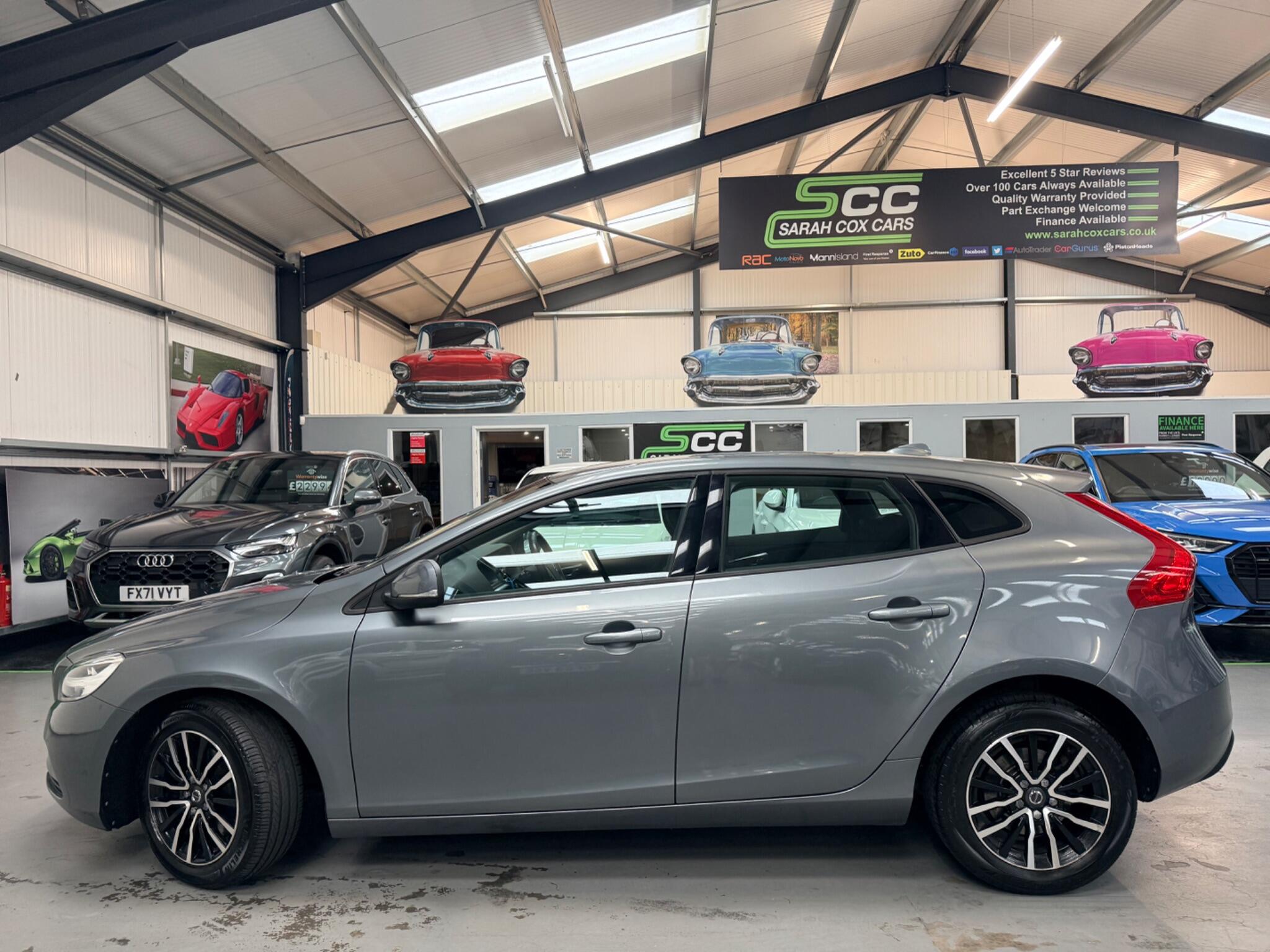 Volvo V40 view 7