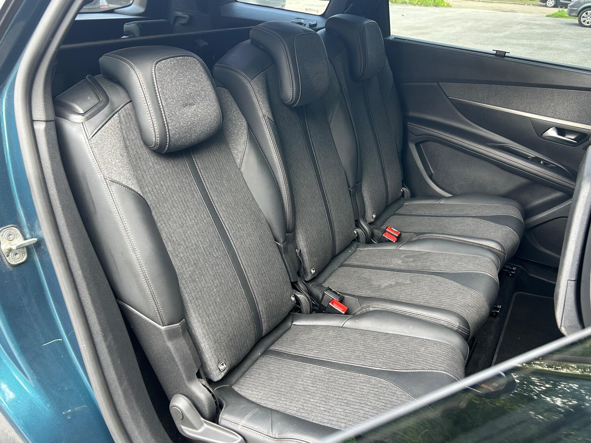 Peugeot 5008 view 26