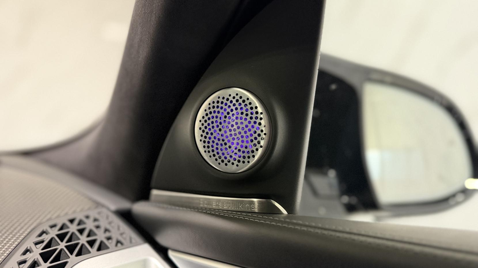 BMW XM view 8