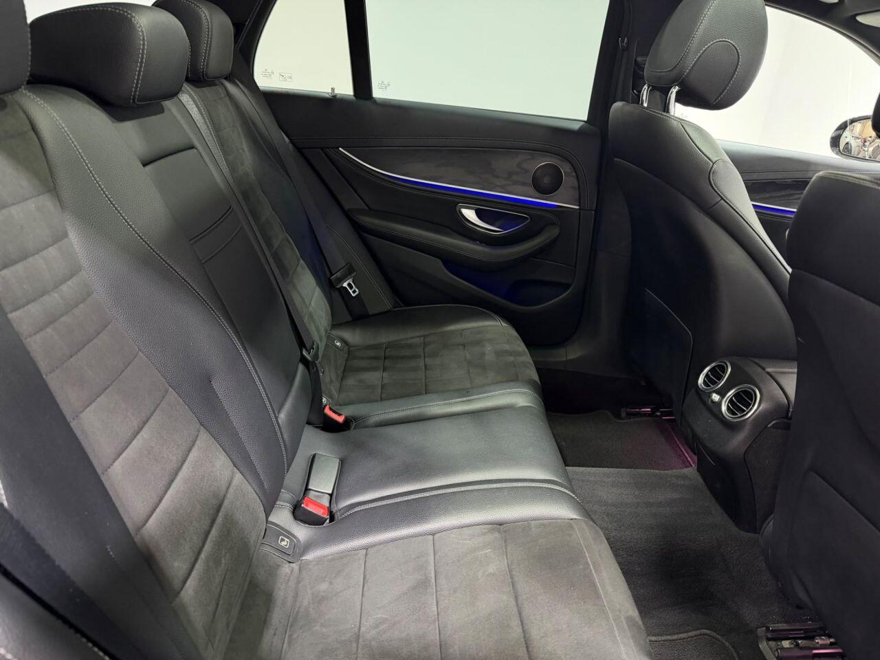 Mercedes-Benz E-Class view 38