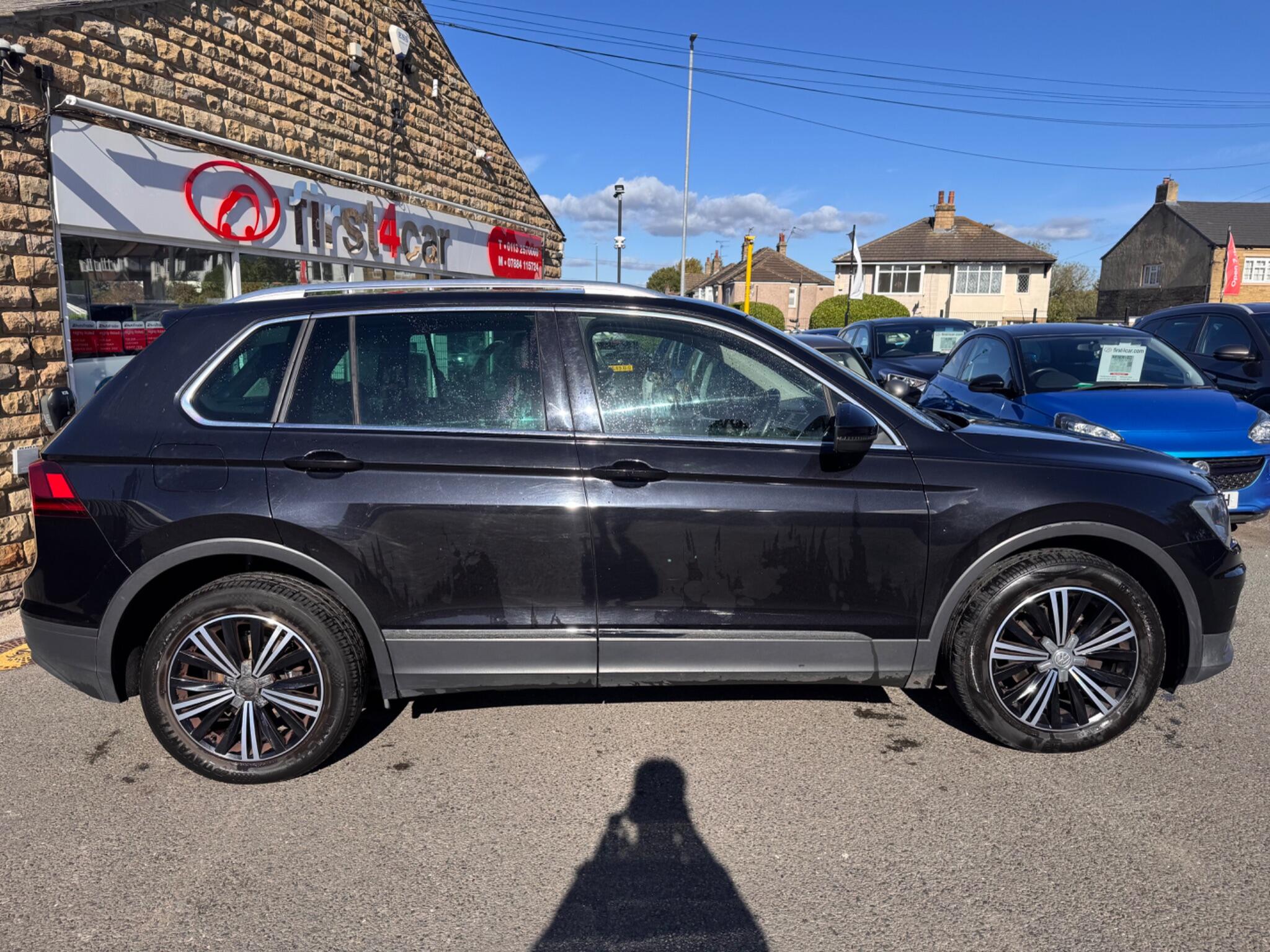 Volkswagen Tiguan view 5