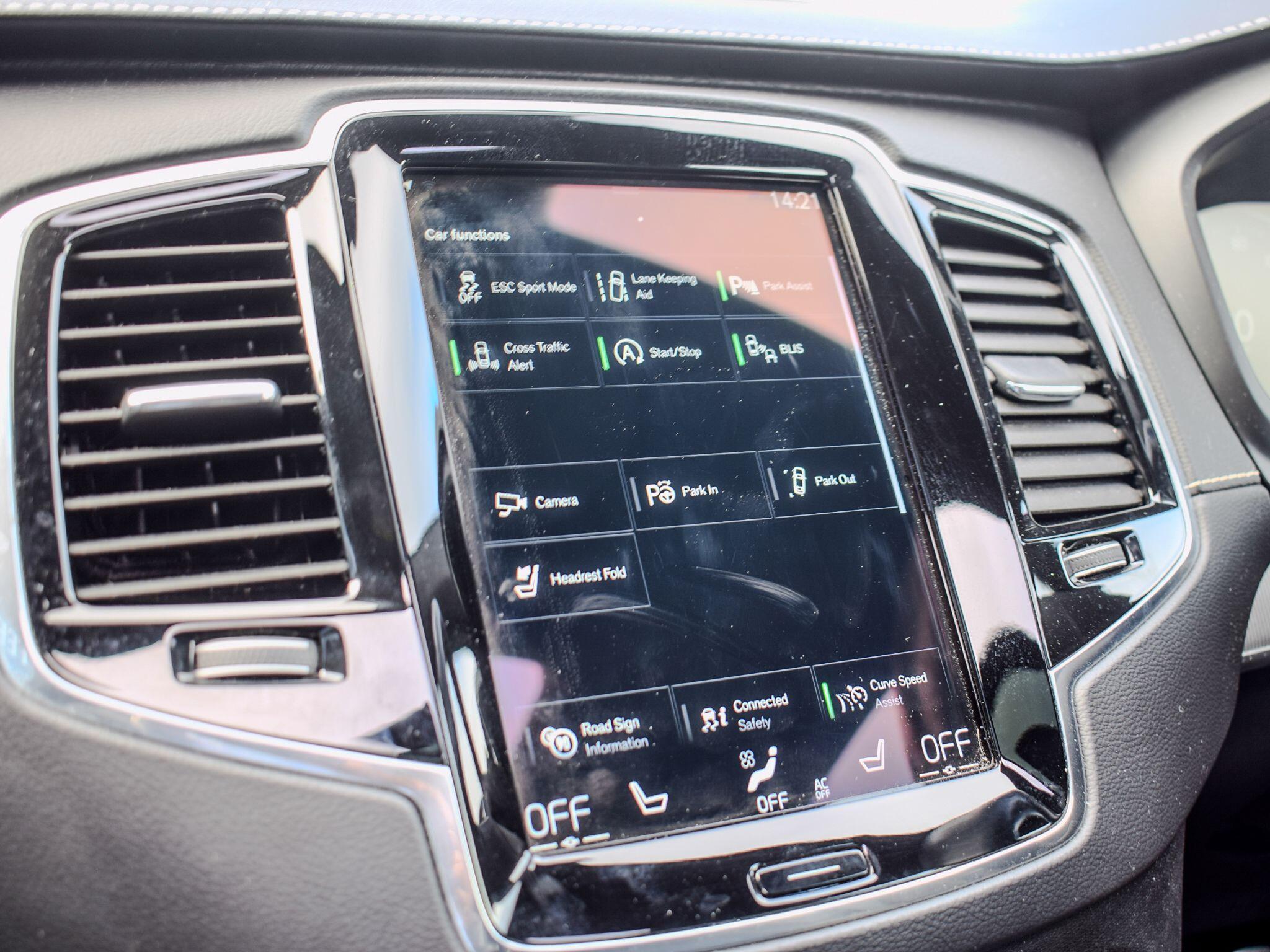 Volvo XC90 view 20