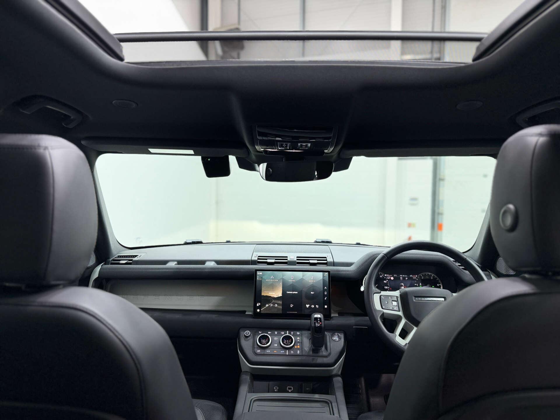 Land Rover Defender view 17