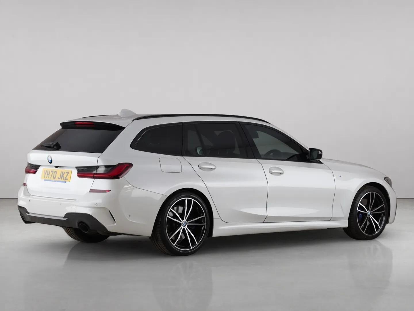 BMW 3 Series view 6