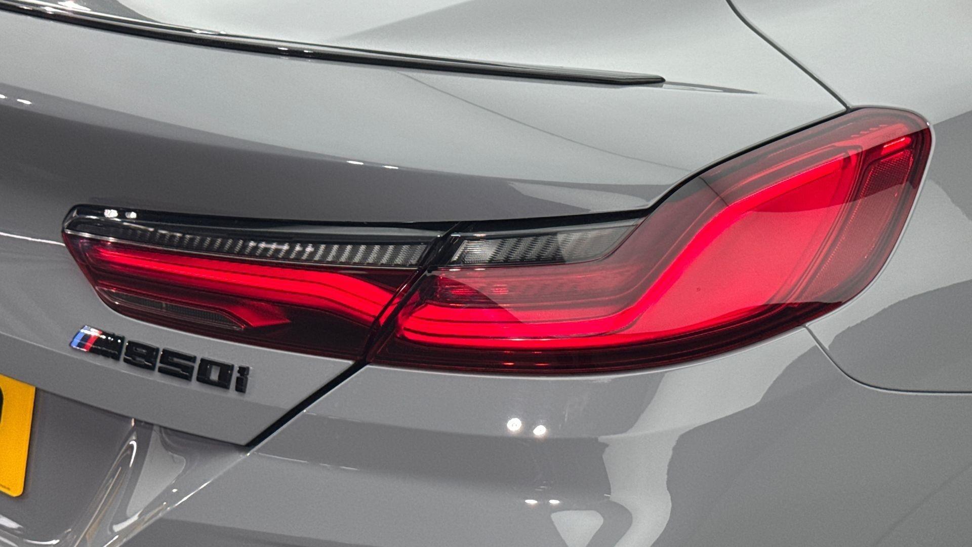BMW 8 Series view 22