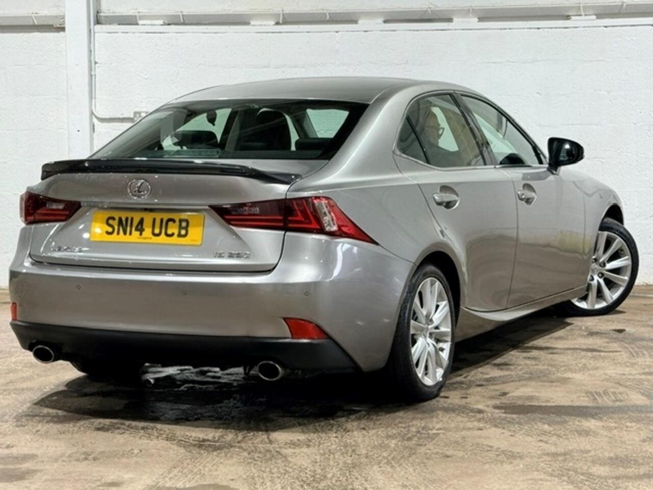 Lexus IS view 44