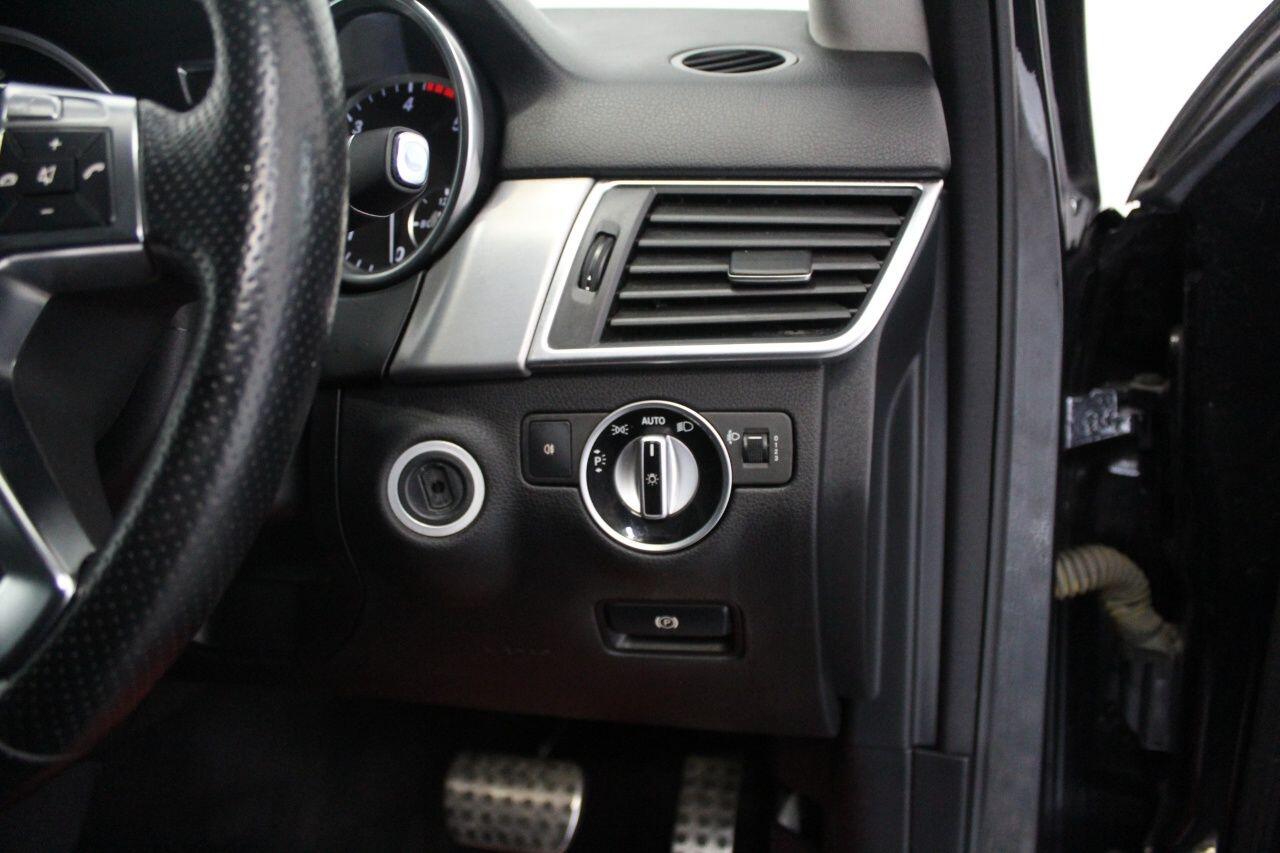 Mercedes-Benz M-Class view 49