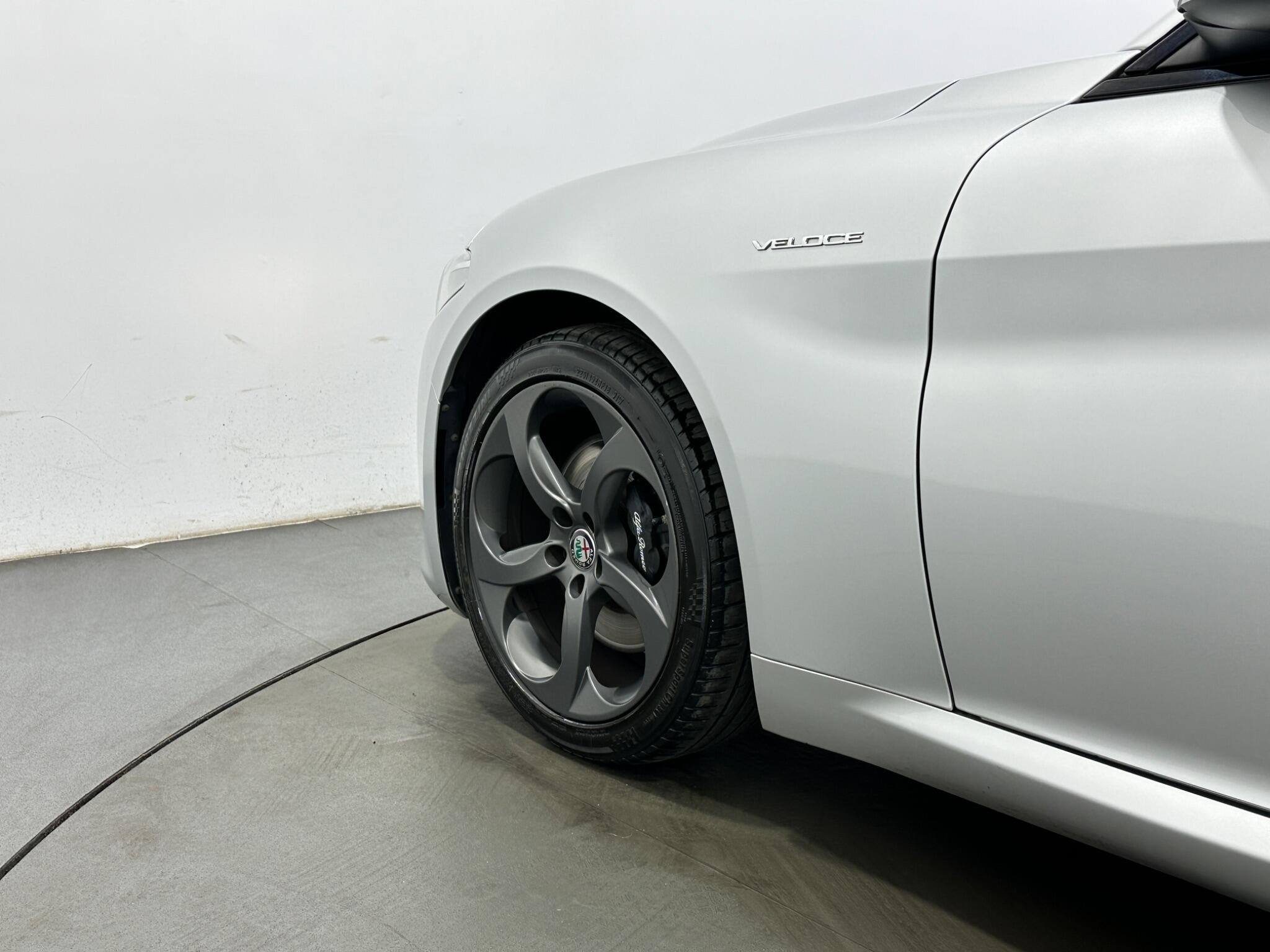Alfa Romeo Giulia view 50