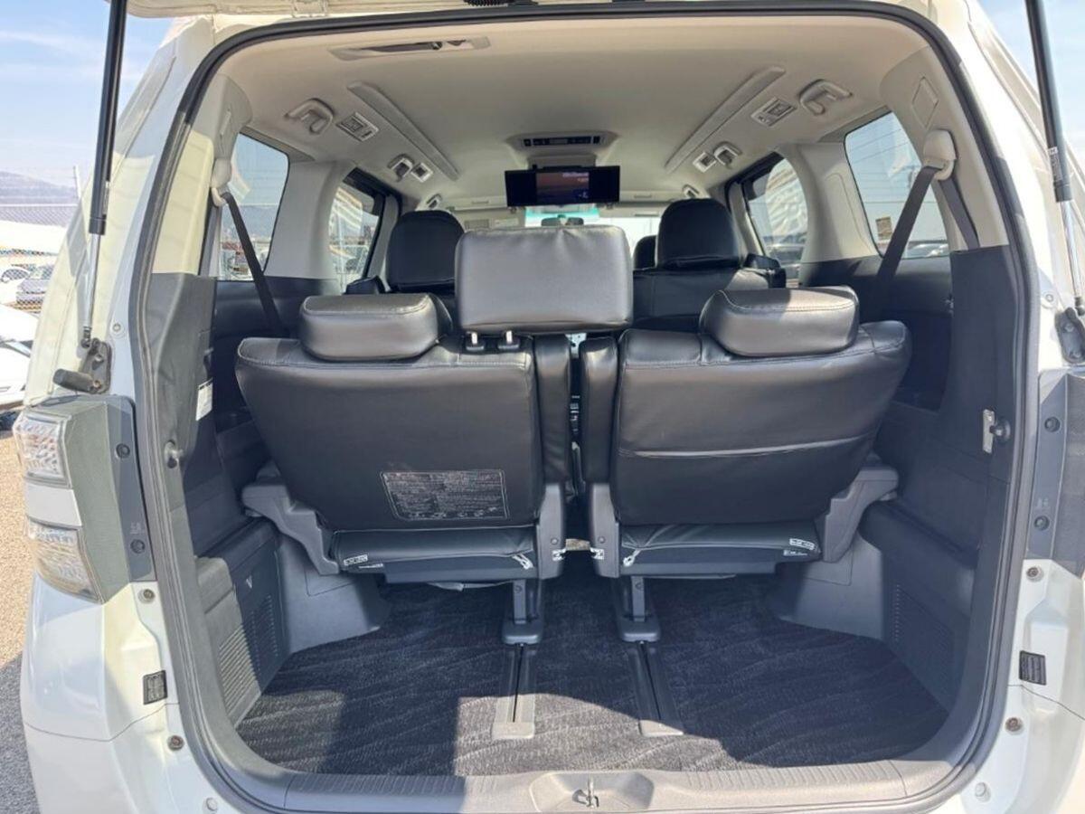 Toyota Vellfire view 7