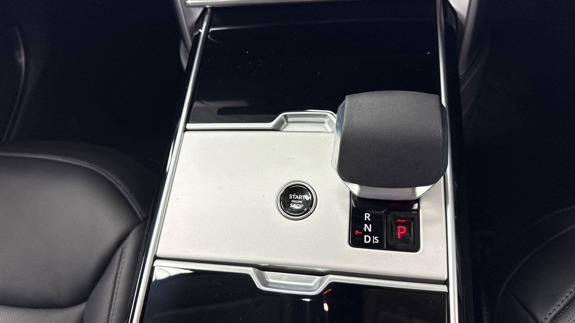 Land Rover Range Rover view 13