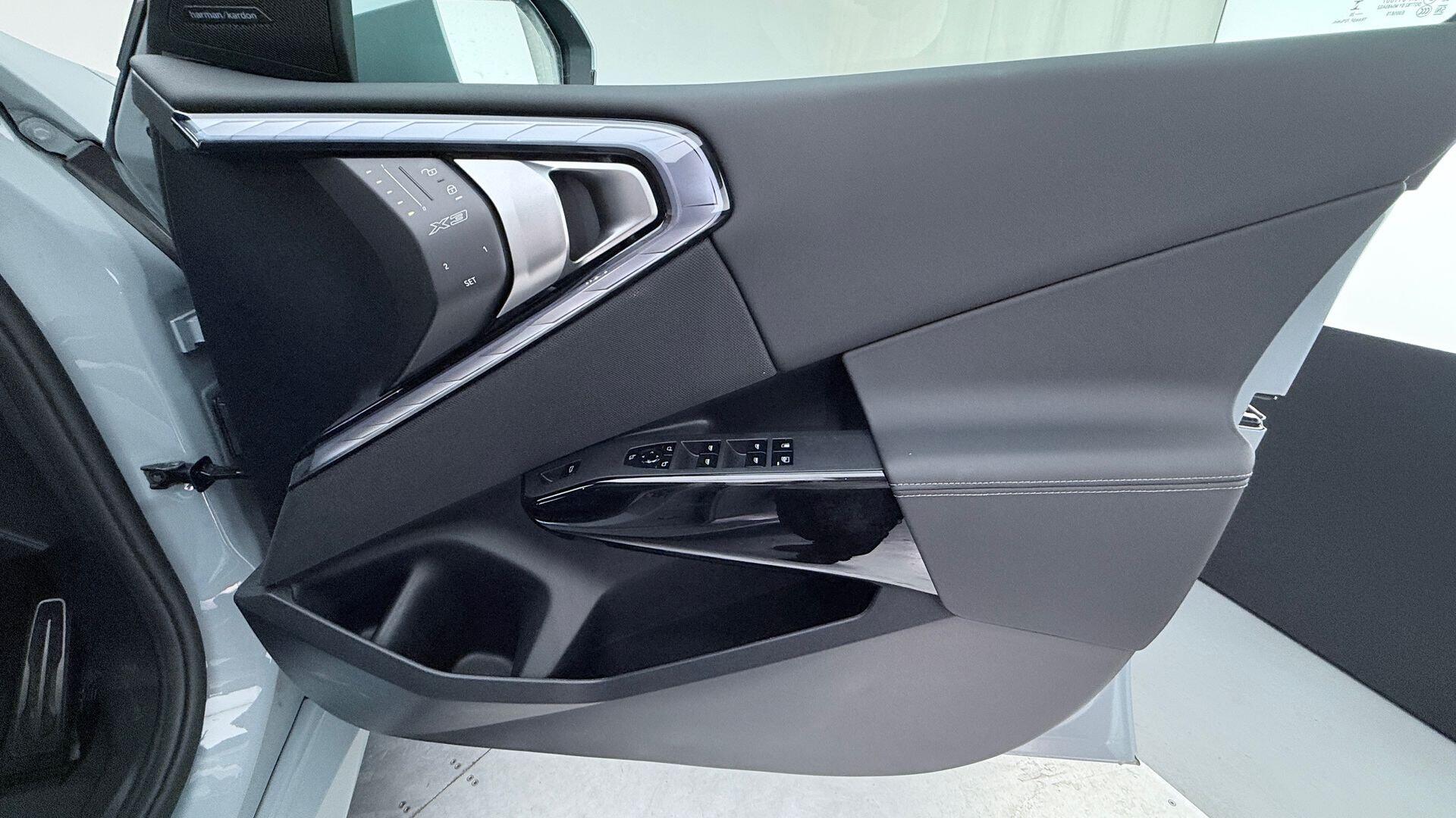 BMW X3 view 20