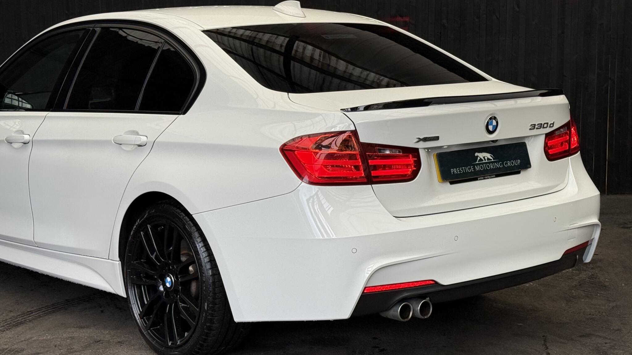 BMW 3 Series view 18