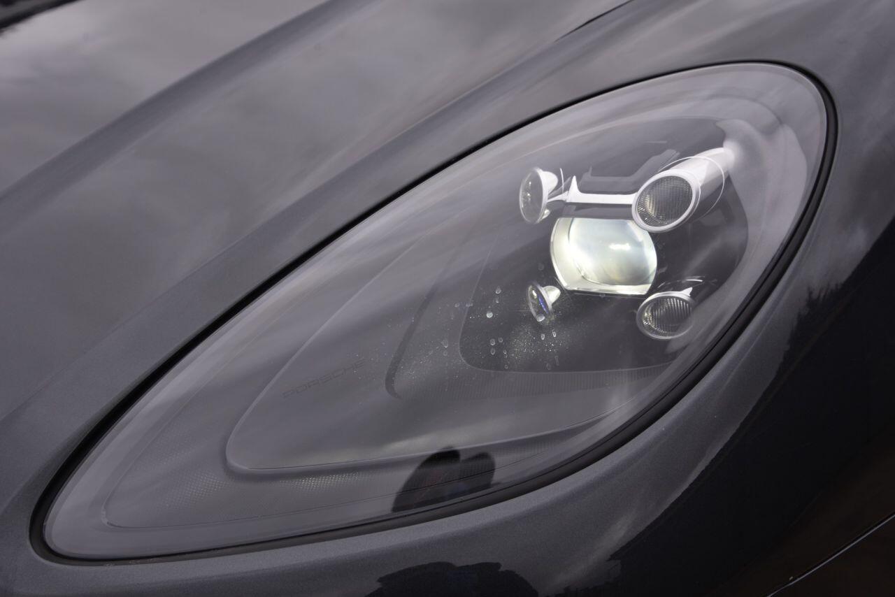 Porsche Macan view 12