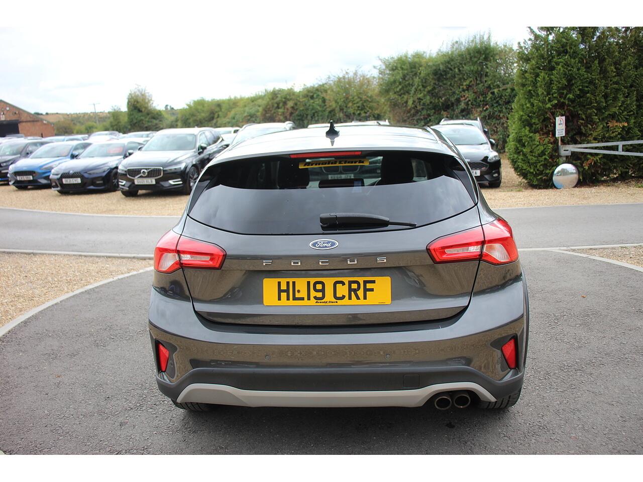 Ford Focus view 9