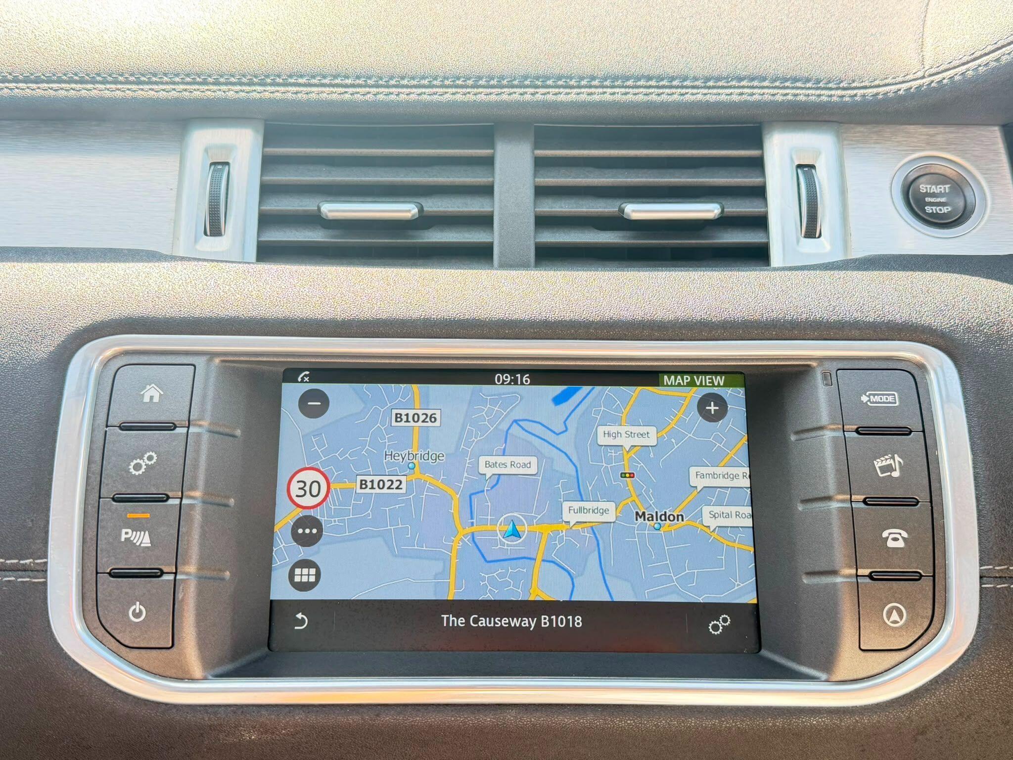 Land Rover Range Rover Evoque view 28
