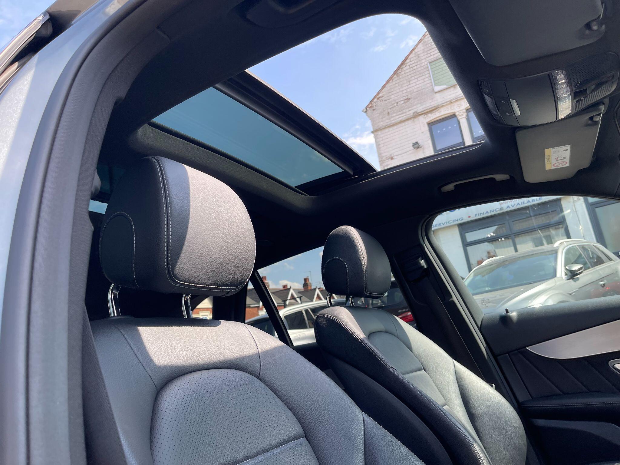 Mercedes-Benz GLC view 27