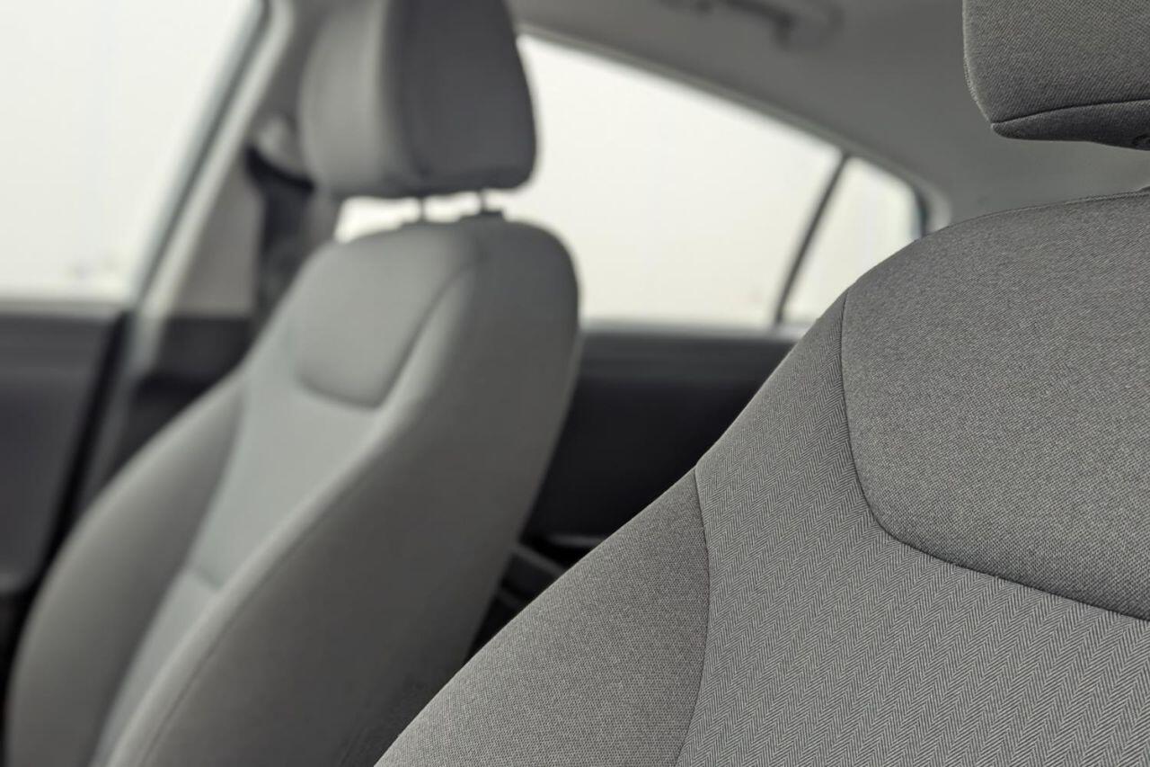 Hyundai Ioniq view 26