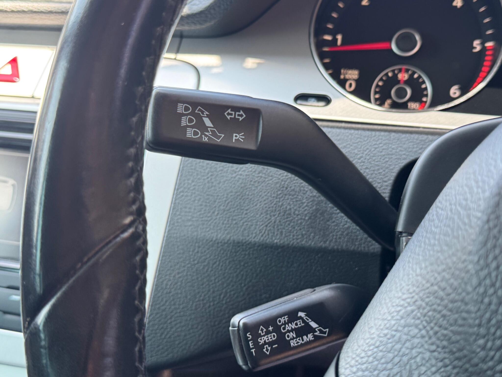 Volkswagen Passat view 16
