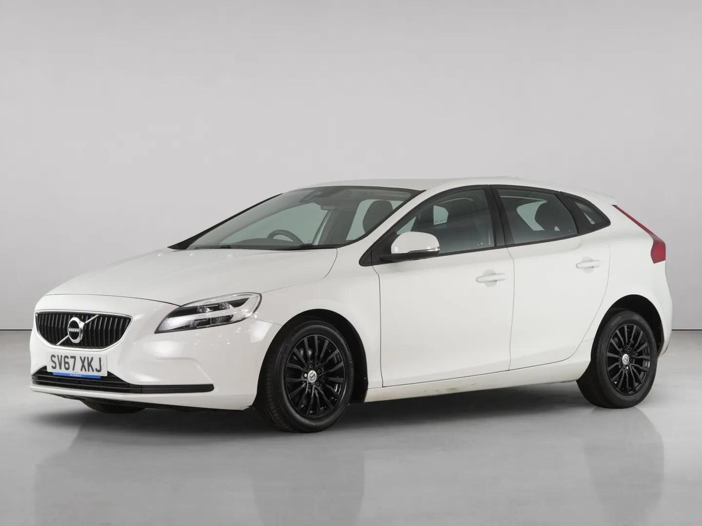 Volvo V40 view 2