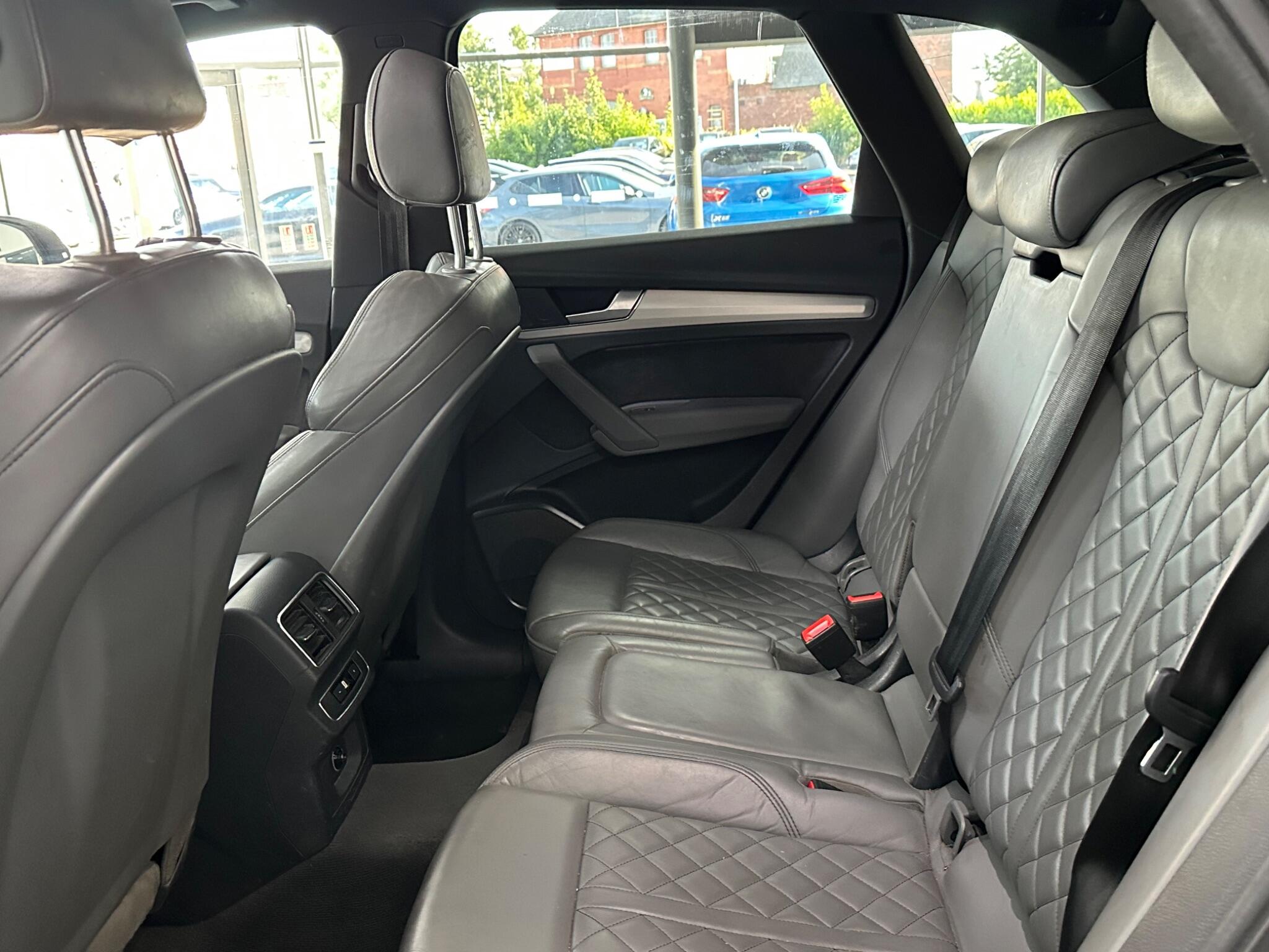 Audi Q5 view 39