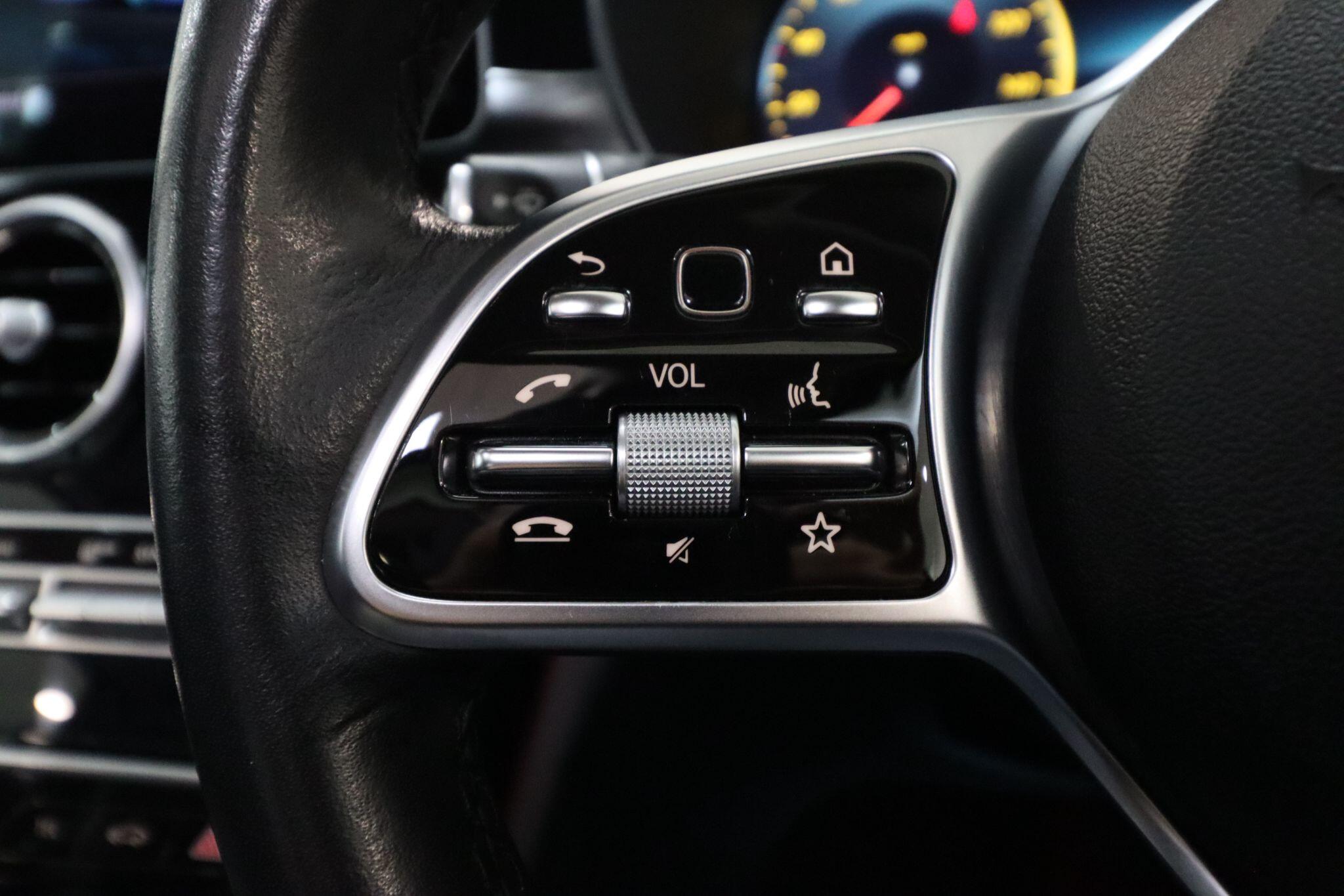 Mercedes-Benz C Class view 40