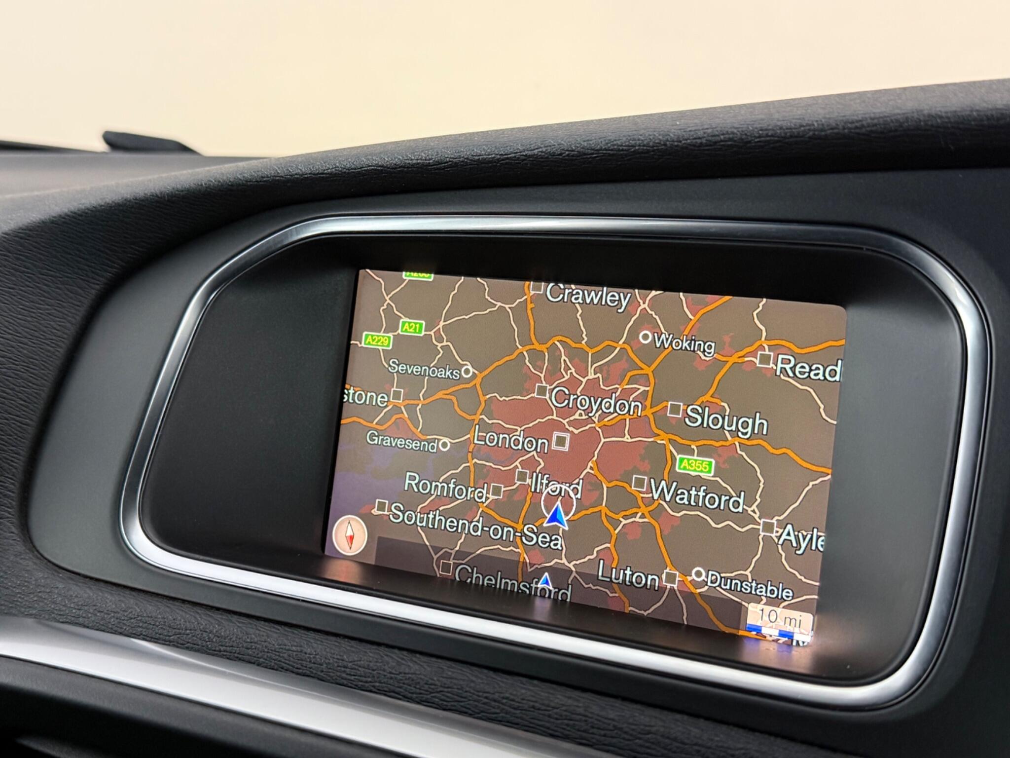 Volvo V40 view 23