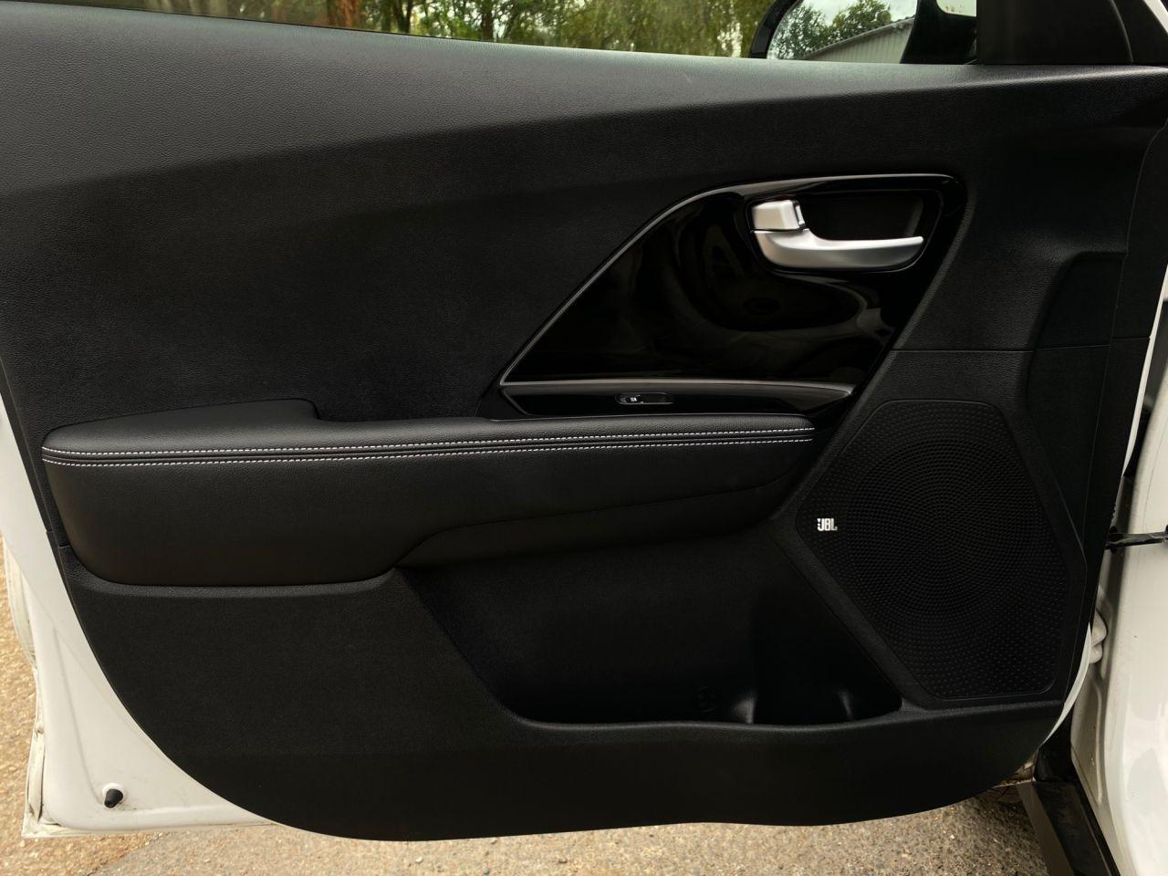 Kia Niro view 25