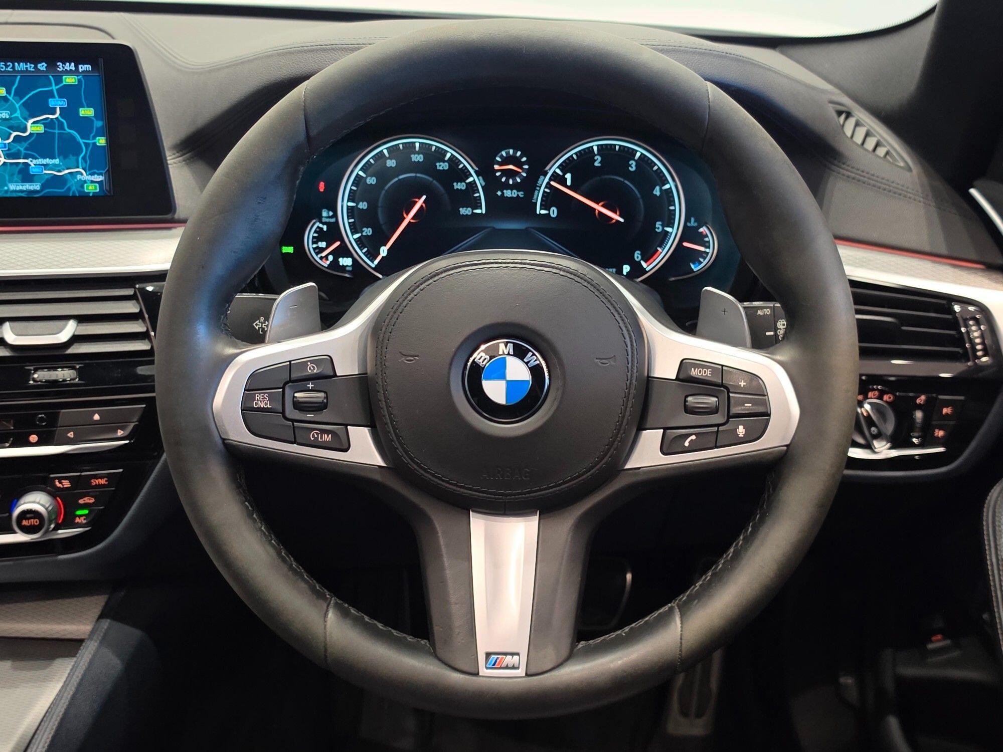 BMW 5 Series view 28