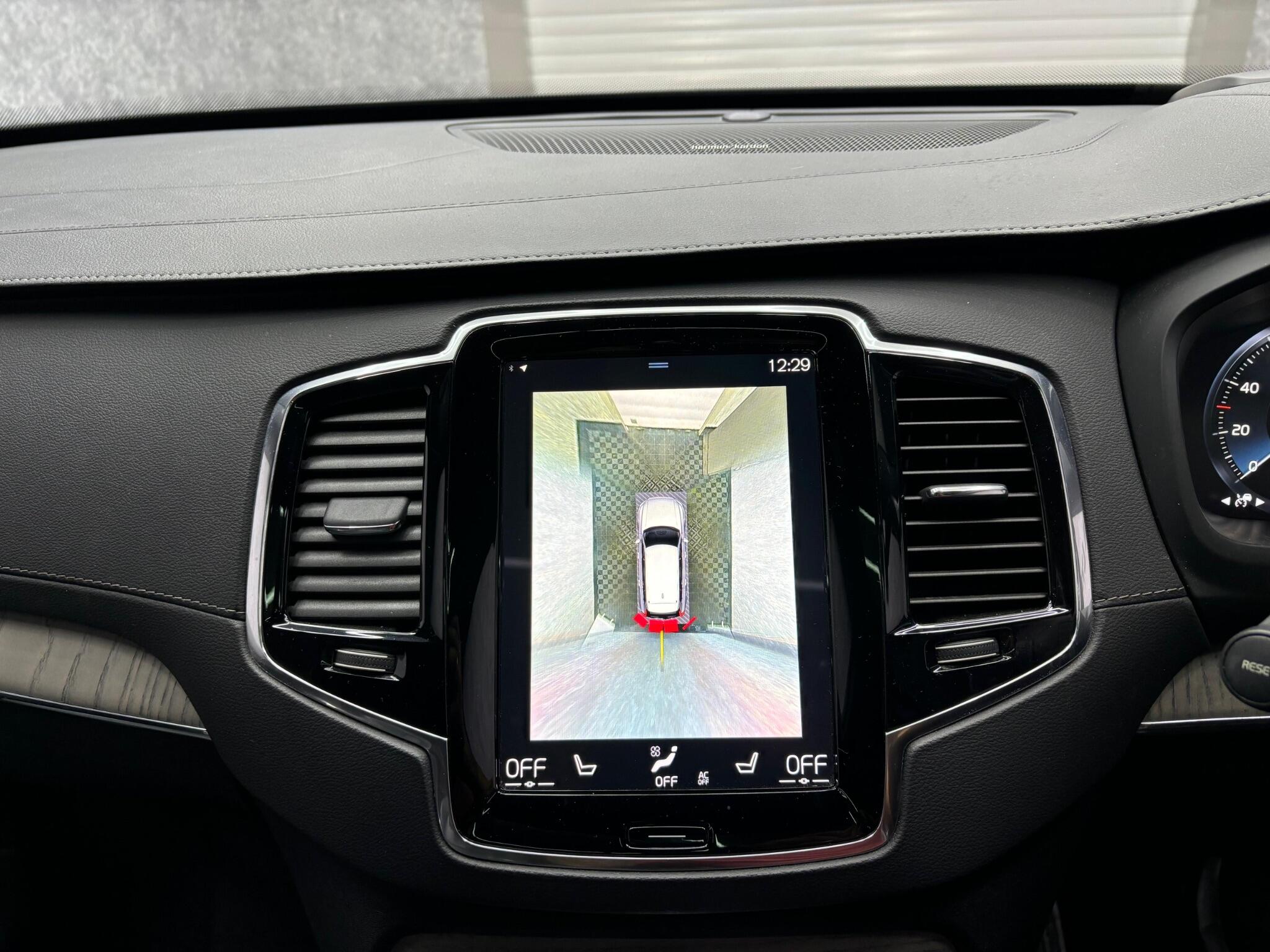 Volvo XC90 view 14