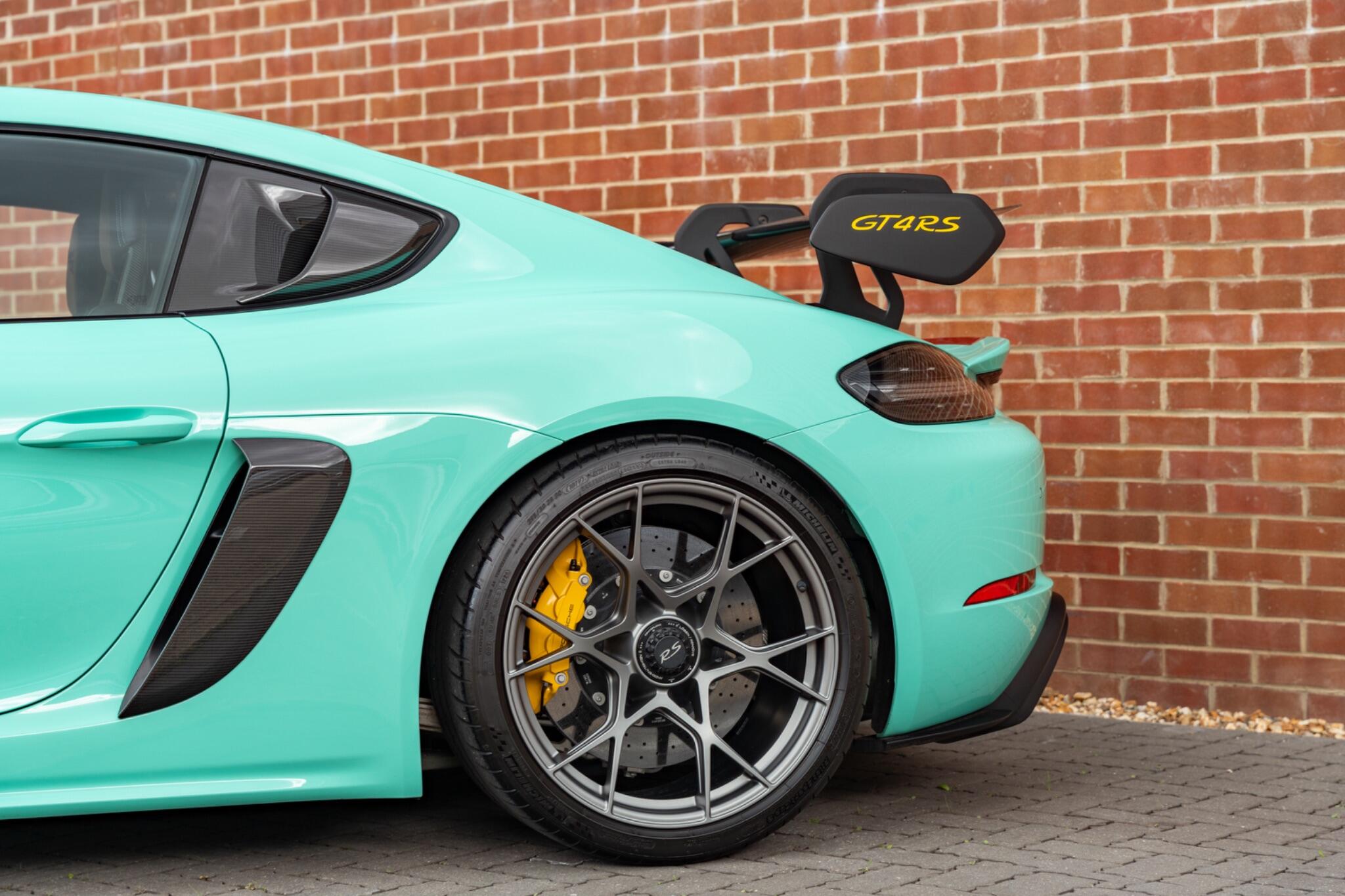 Porsche Cayman view 18