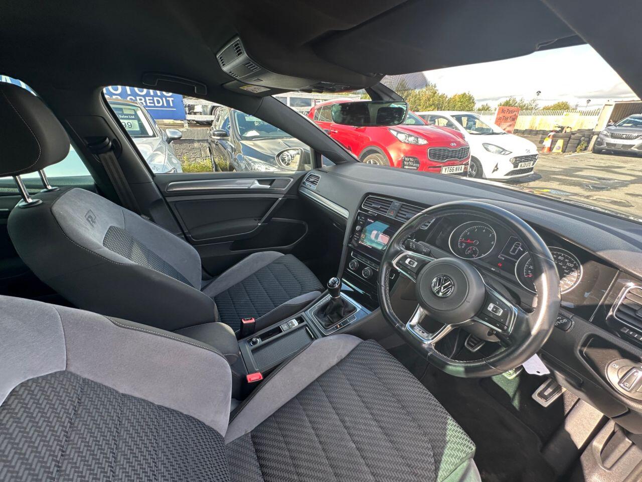 Volkswagen Golf view 2