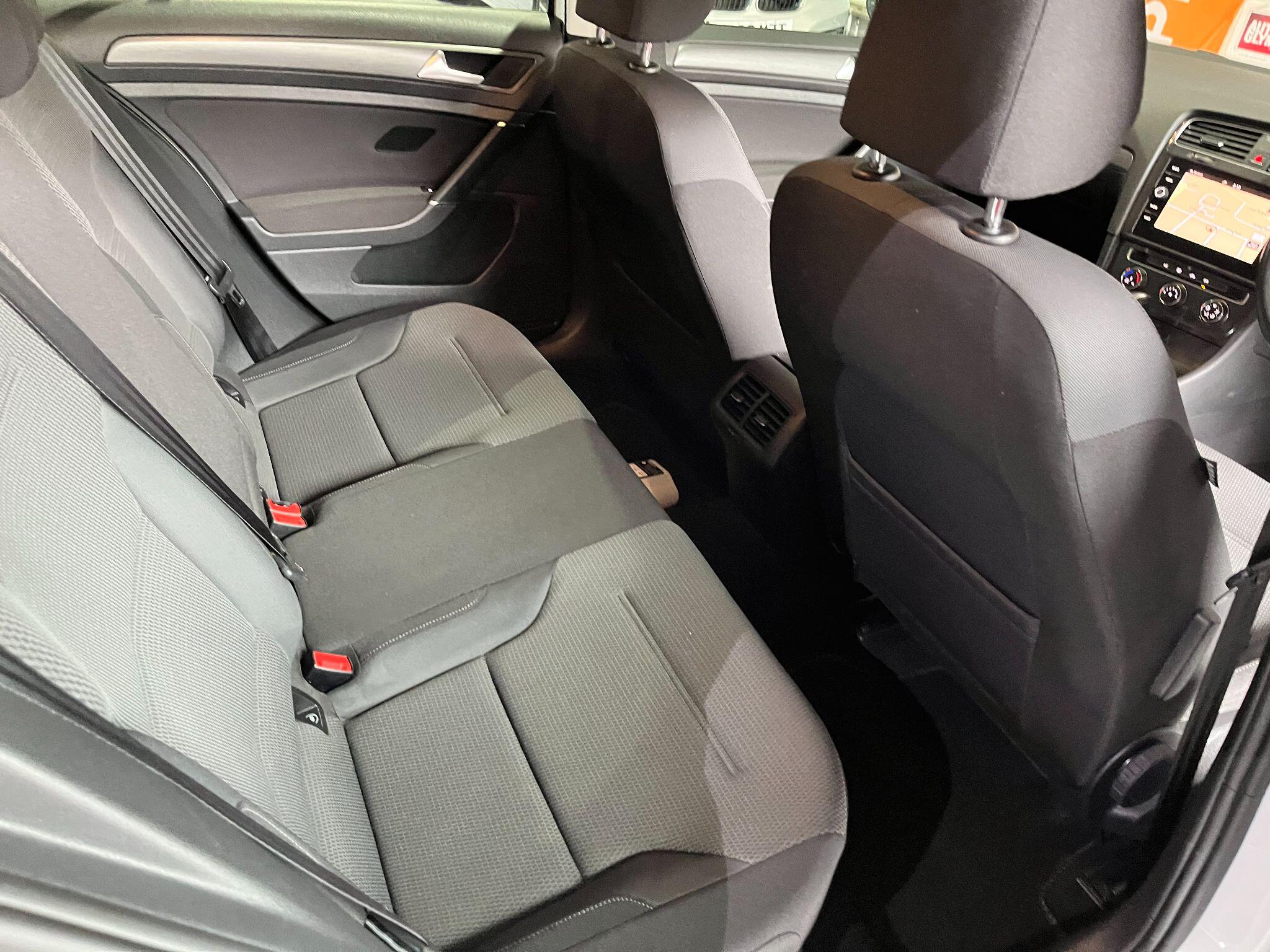 Volkswagen Golf view 20
