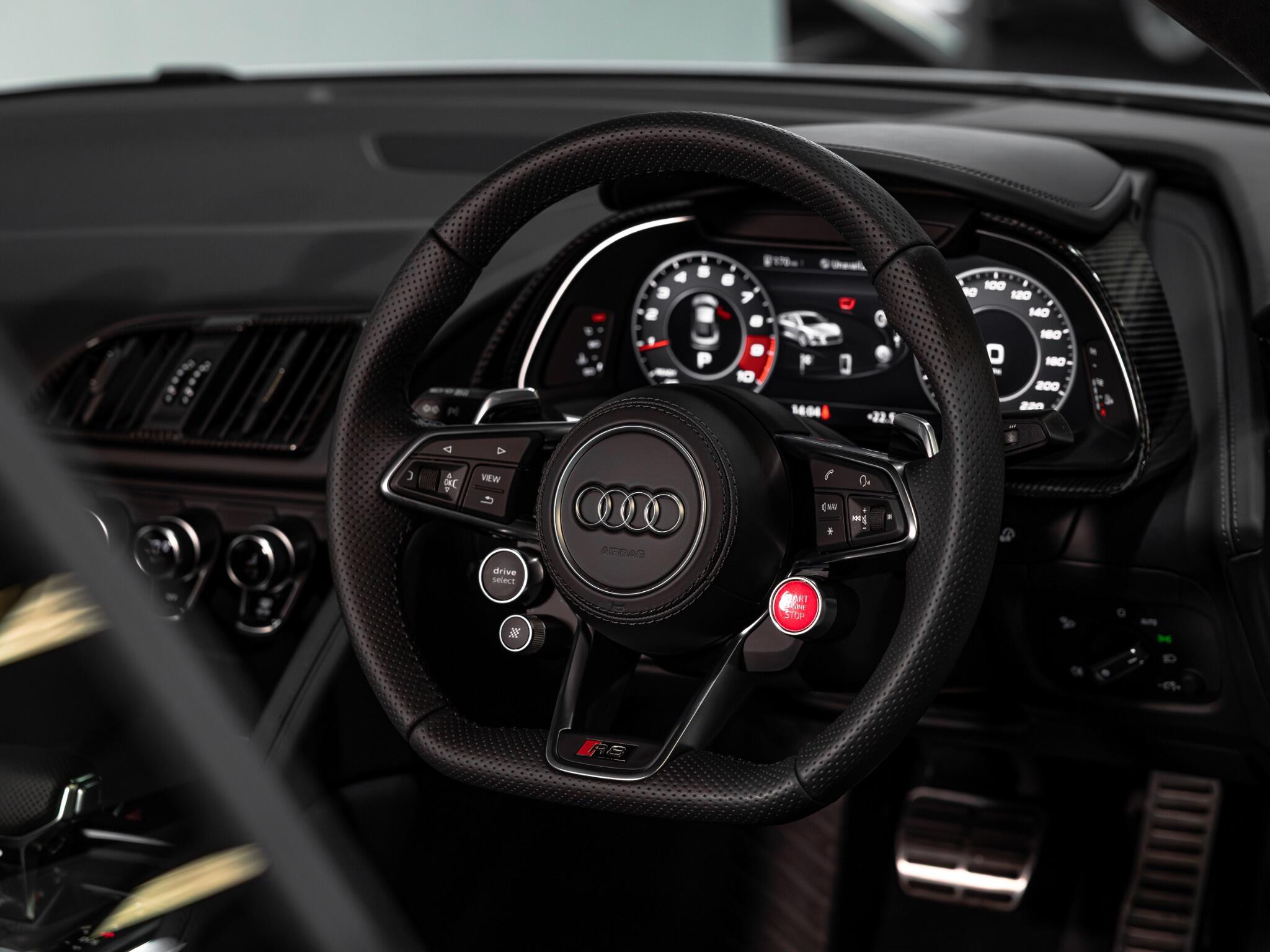 Audi R8 view 20