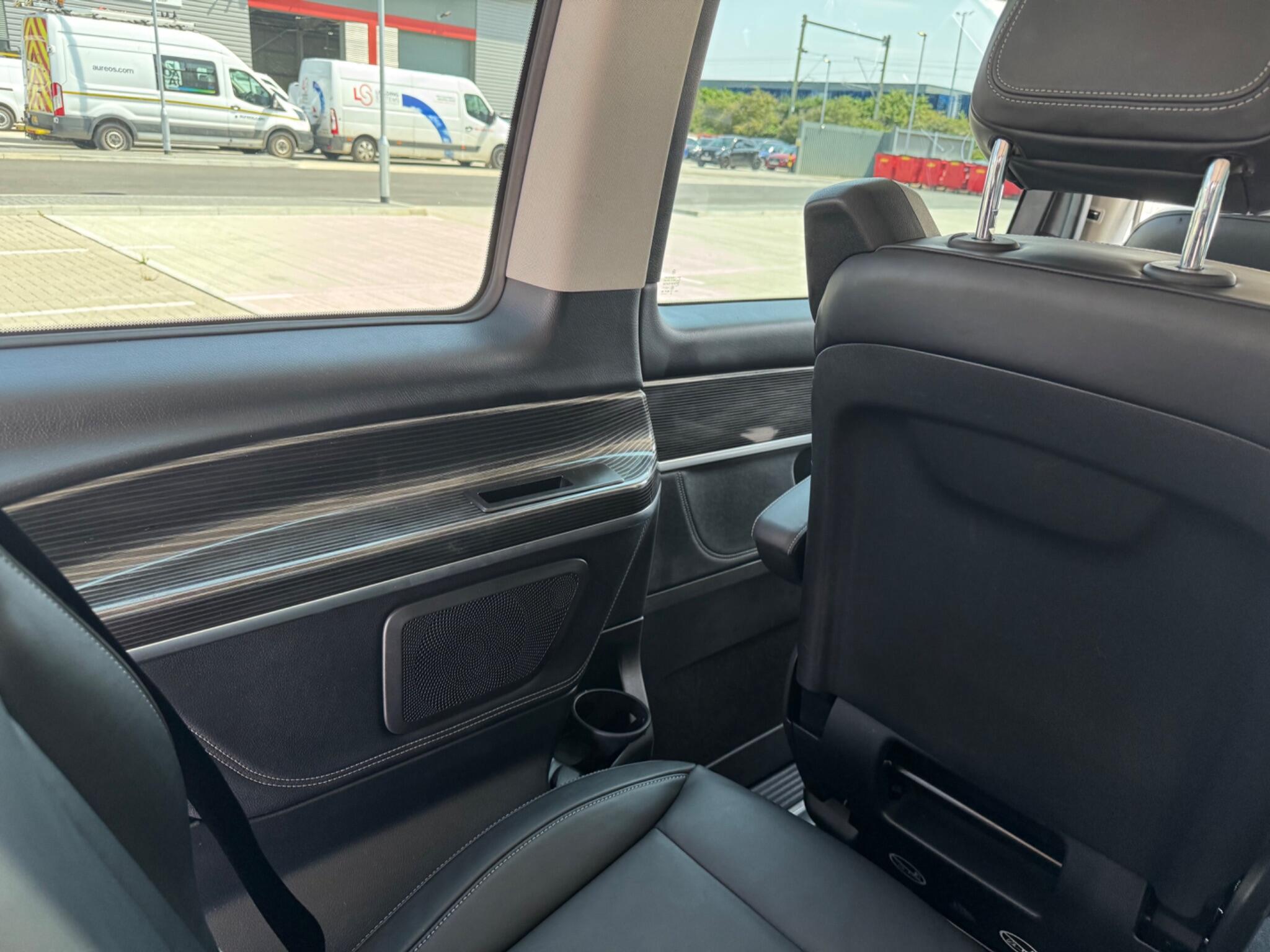 Mercedes-Benz V Class view 22