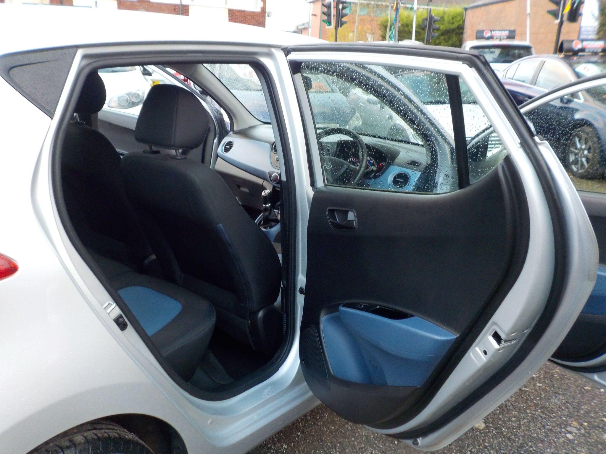 Hyundai i10 1.2 SE Euro 5 5dr