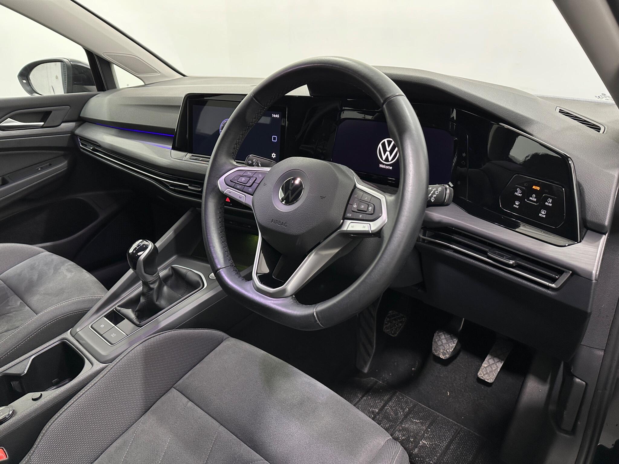 Volkswagen Golf view 10
