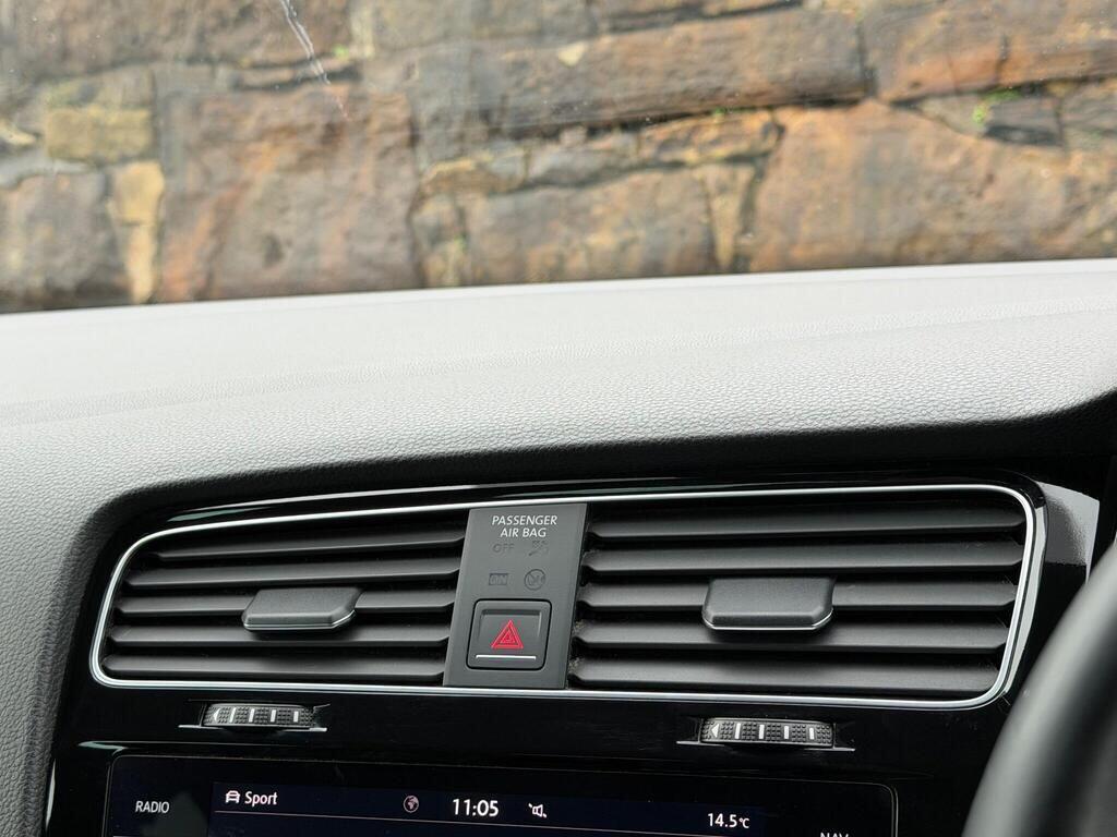 Volkswagen Golf view 27