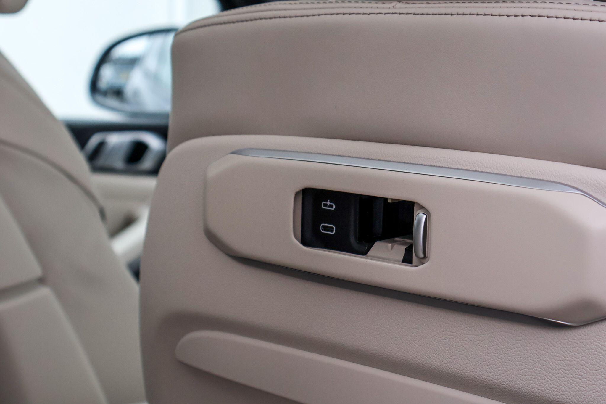 BMW X5 view 18